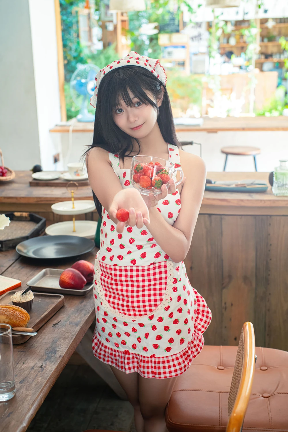 Cosplay 花音葉子 – 小厨娘 - P1