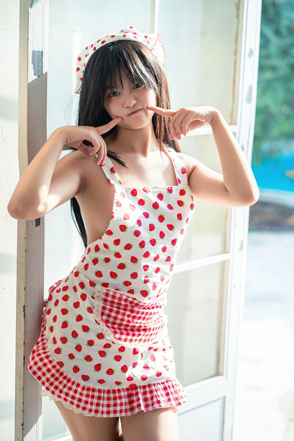 Cosplay 花音葉子 – 小厨娘 - P31