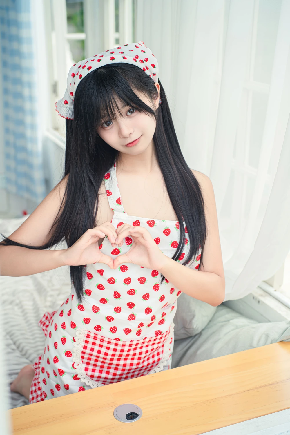 Cosplay 花音葉子 – 小厨娘 - P46