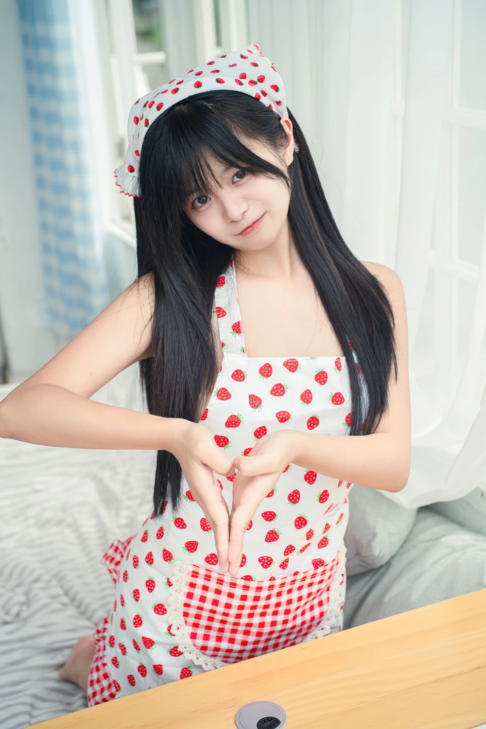 Cosplay 花音葉子 – 小厨娘 - P47