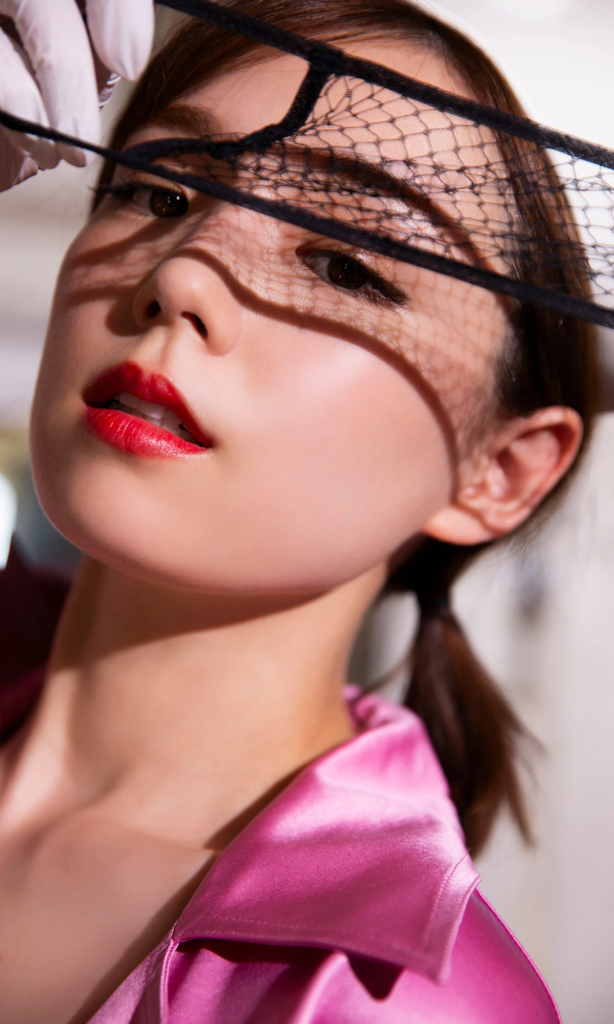 Ai Shinozaki 篠崎愛 – 週プレ Photo Book 「バラエティHコスプレ」 - P18
