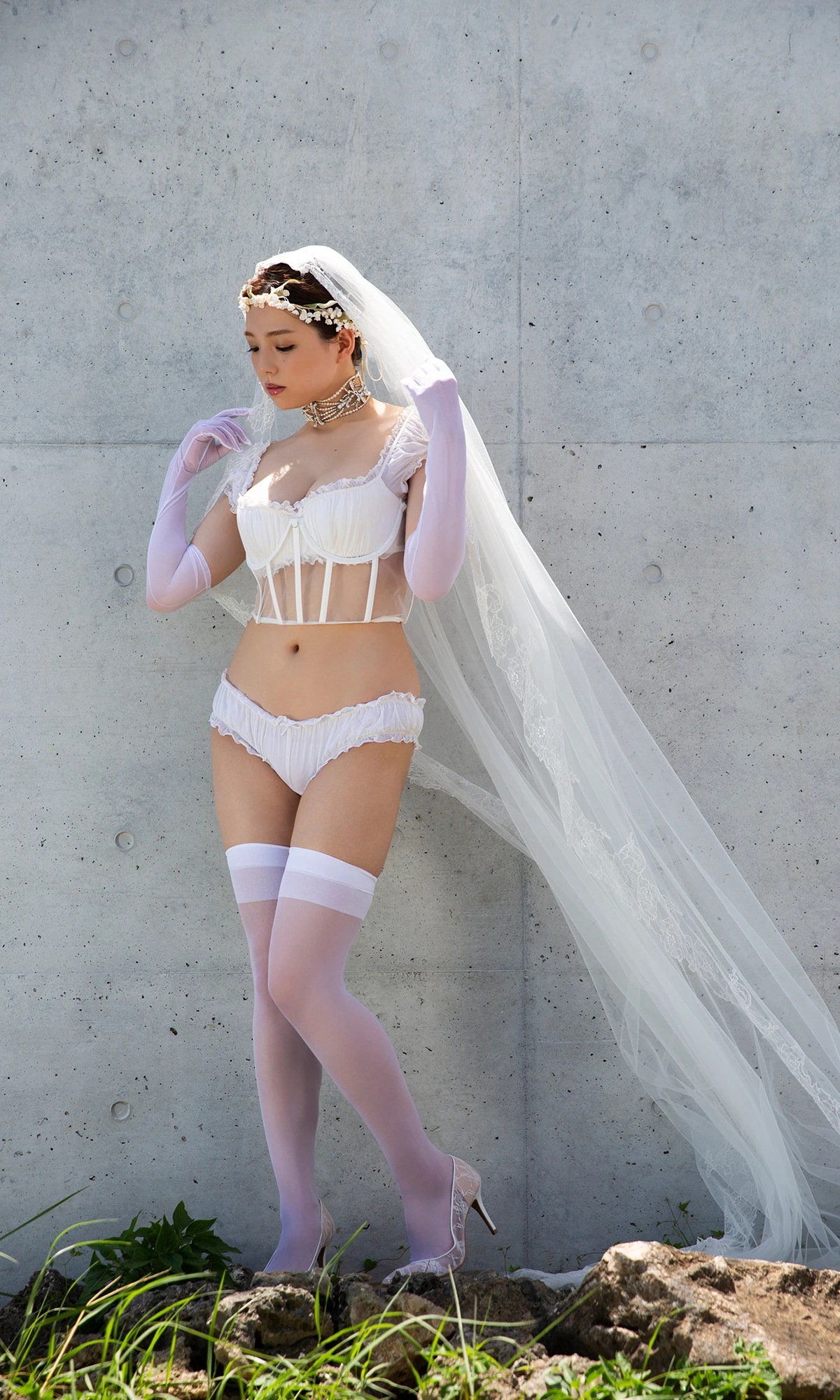 Ai Shinozaki 篠崎愛 – 週プレ Photo Book 「バラエティHコスプレ」 - P32