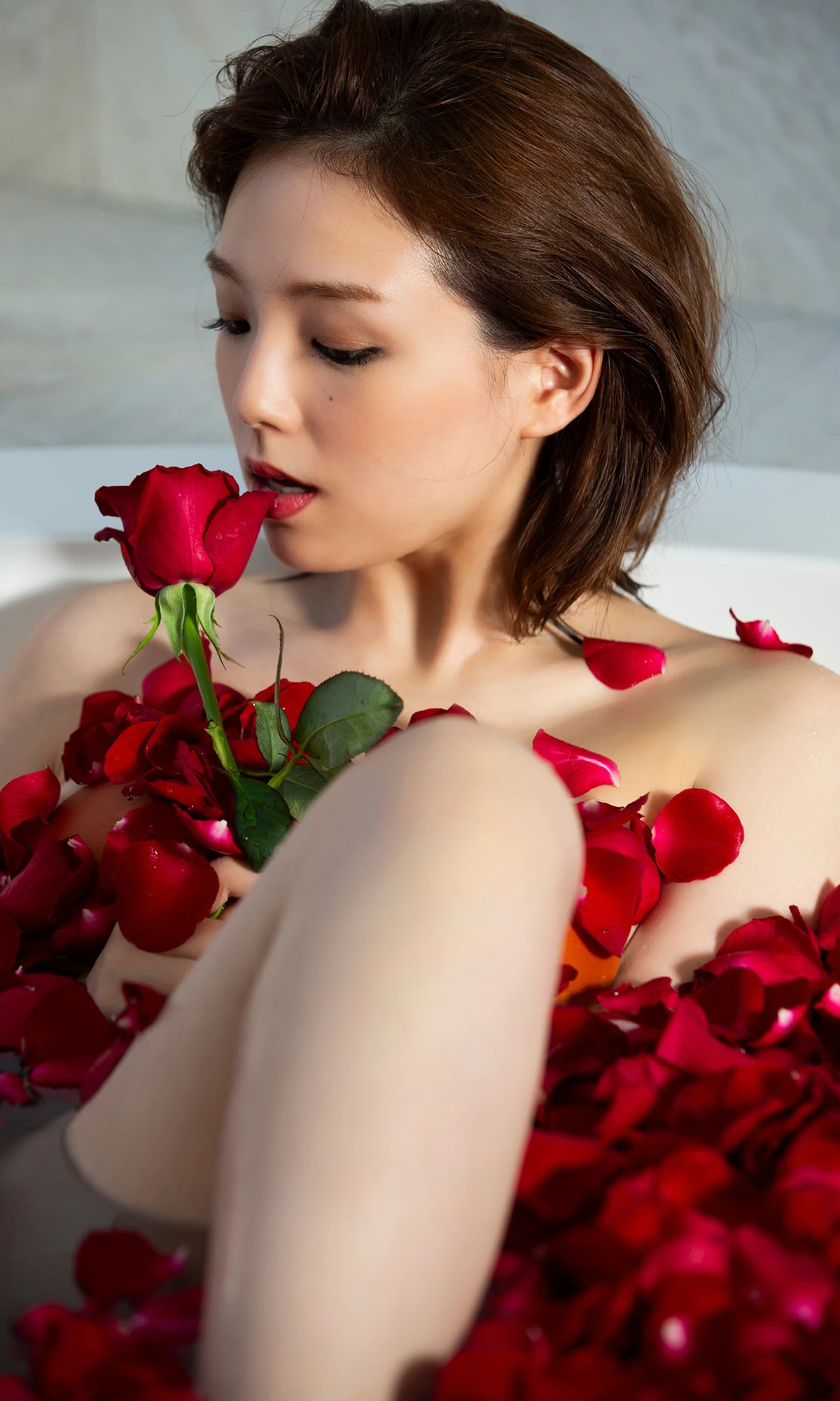 Ai Shinozaki 篠崎愛 – 週プレ Photo Book 「バラエティHコスプレ」 - P38