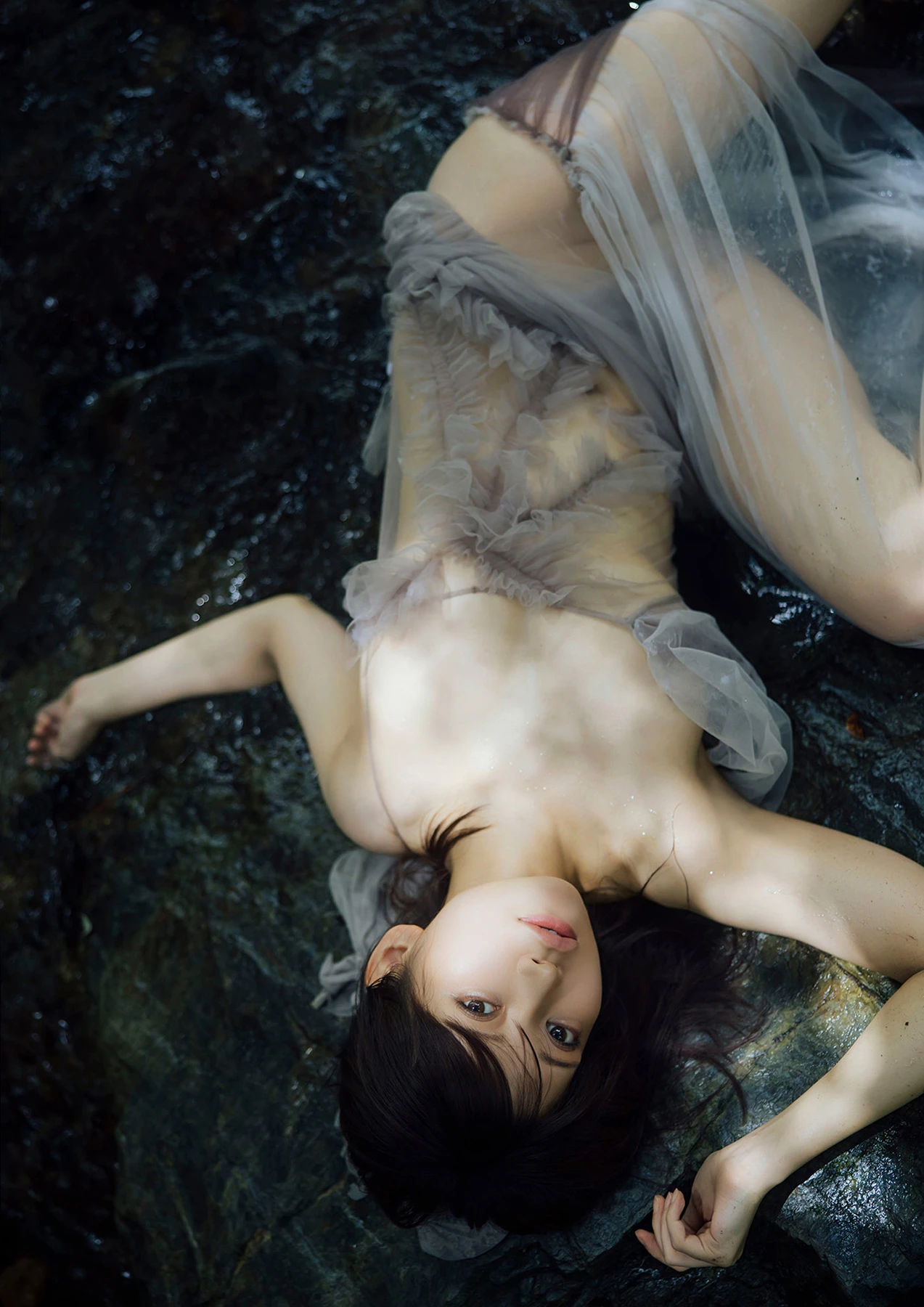 Sayaka Nitori 似鳥沙也加 – デジタル限定版 写真集 「ふれあ、」 - P31