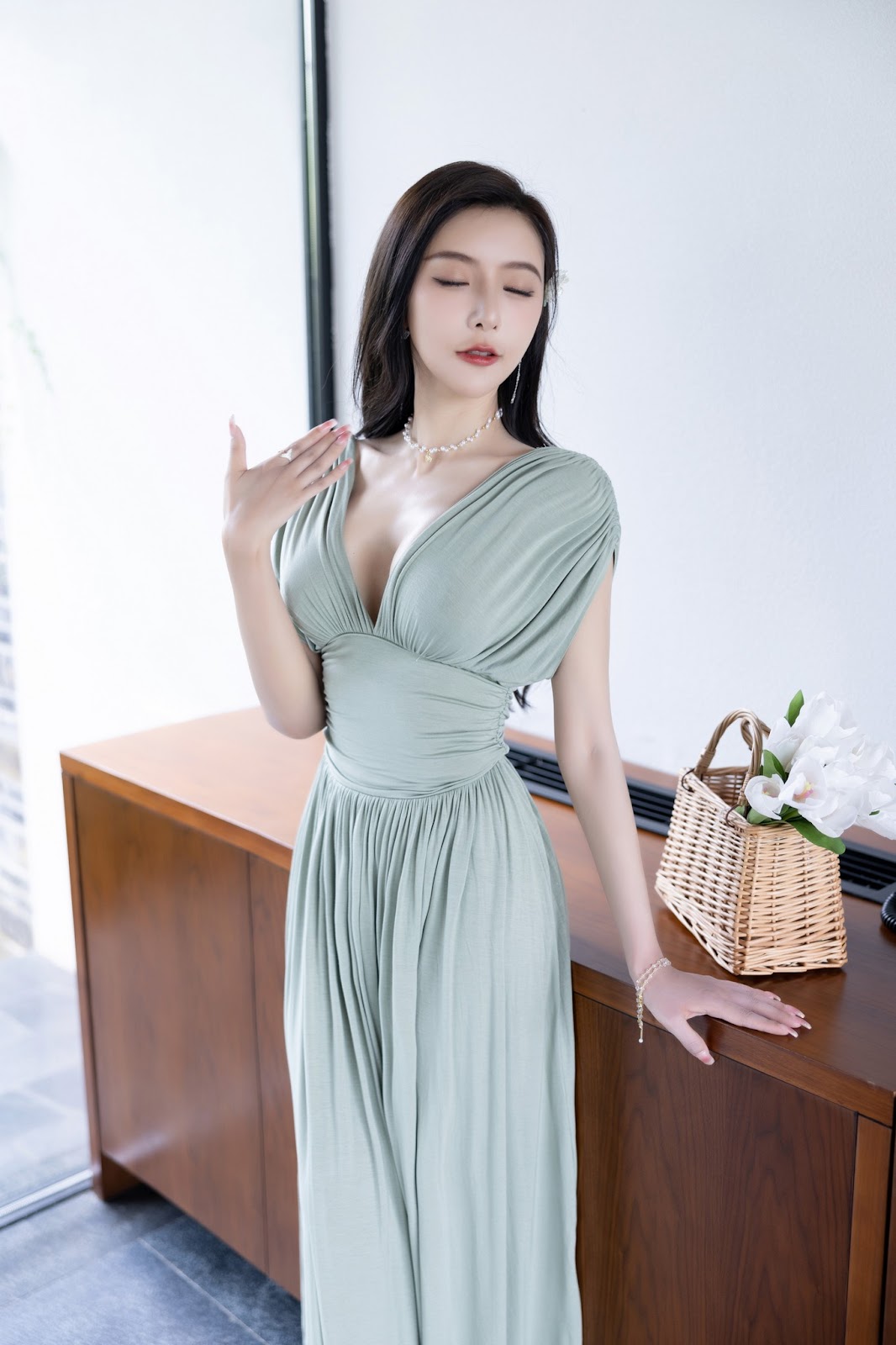 [内购无水印] 王馨瑶Yanni – 豆绿色连衣裙白色泳衣 - P23