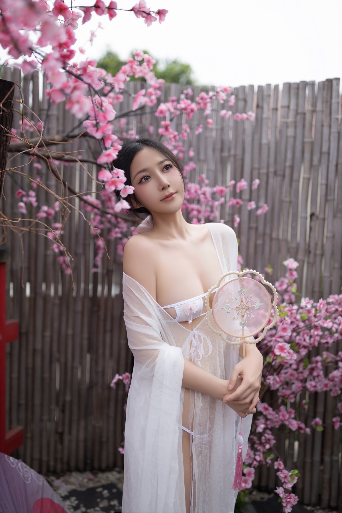 [内购无水印] 鱼子酱Fish – 花想容 - P3