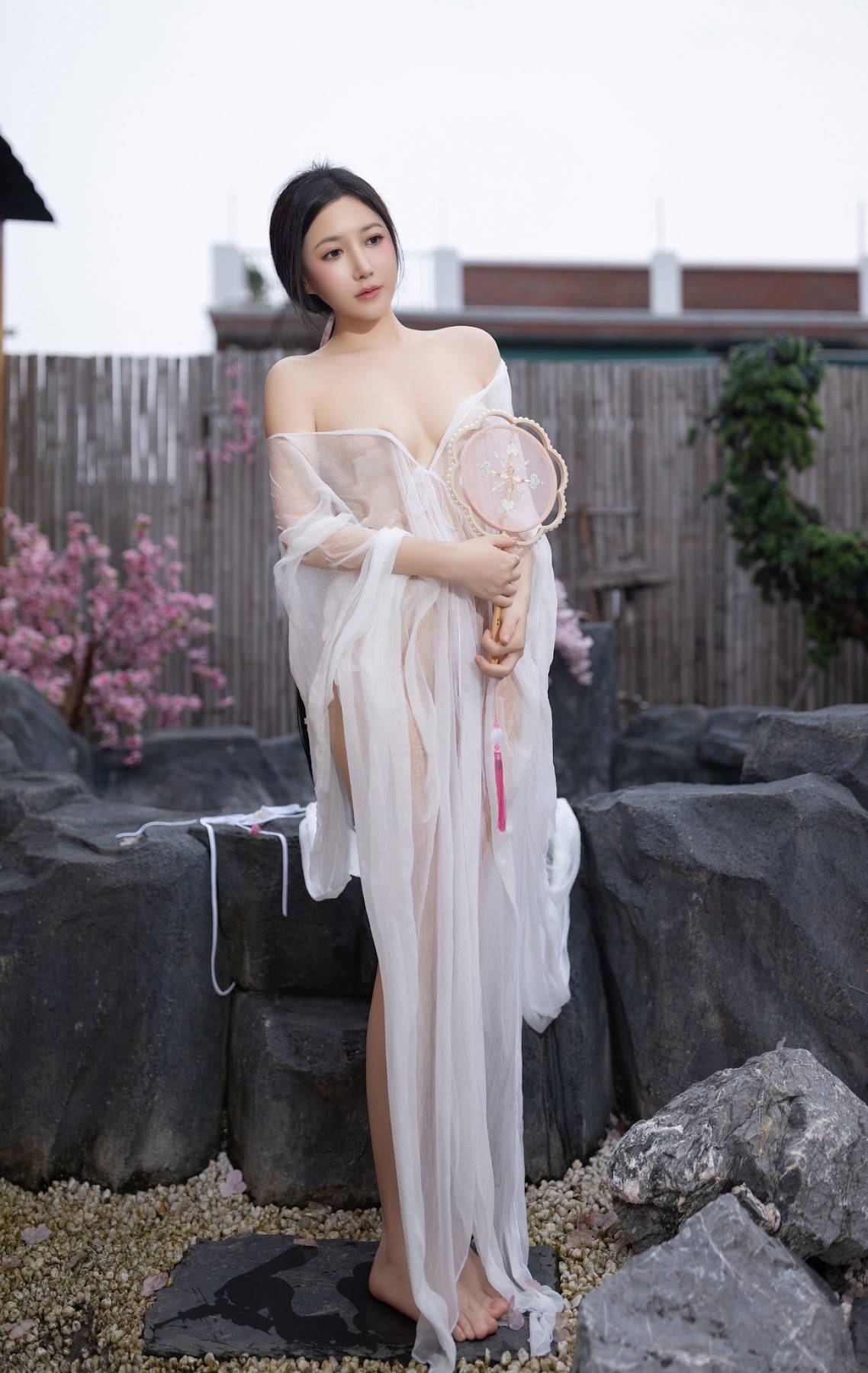 [内购无水印] 鱼子酱Fish – 花想容 - P94