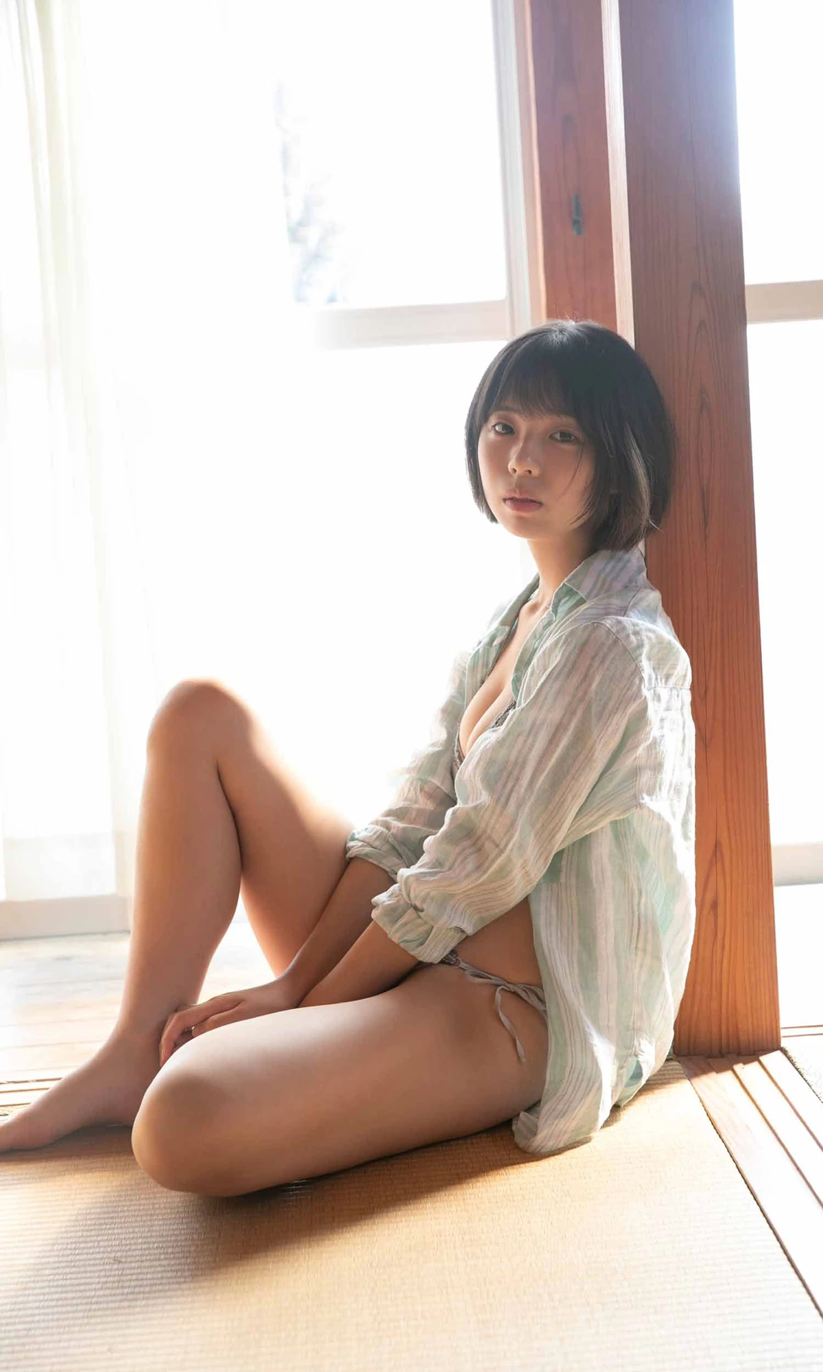 Hina Kikuchi 菊地姫奈 – 写真集 「楽しく、健やかに」 - P11