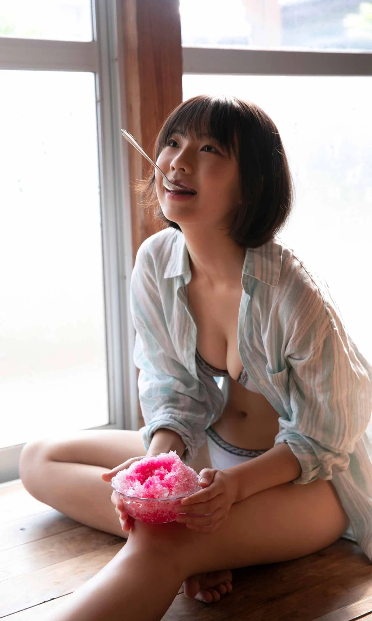 Hina Kikuchi 菊地姫奈 – 写真集 「楽しく、健やかに」 - P13