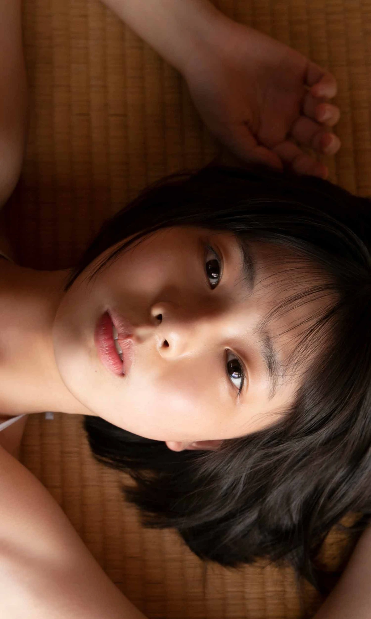 Hina Kikuchi 菊地姫奈 – 写真集 「楽しく、健やかに」 - P23