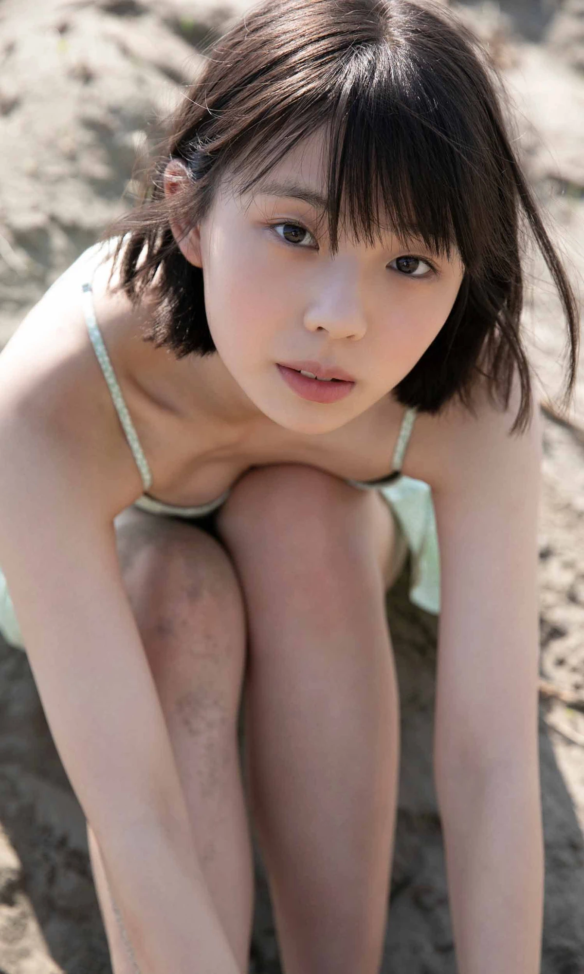 Hina Kikuchi 菊地姫奈 – 写真集 「楽しく、健やかに」 - P34