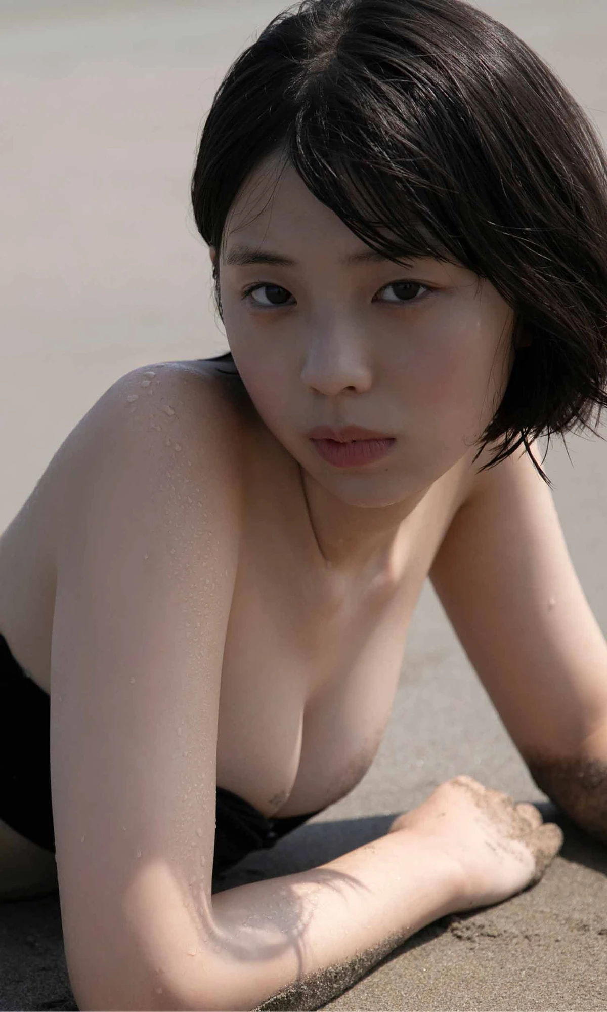 Hina Kikuchi 菊地姫奈 – 写真集 「楽しく、健やかに」 - P42