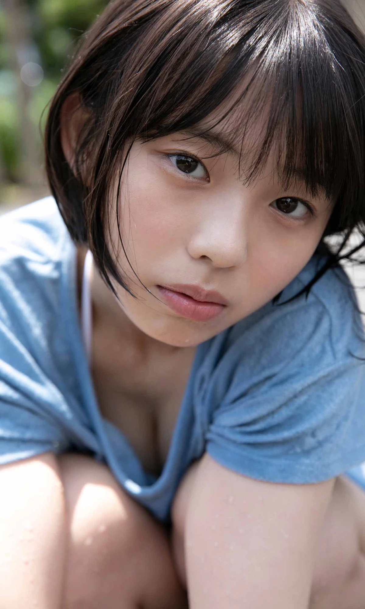 Hina Kikuchi 菊地姫奈 – 写真集 「楽しく、健やかに」 - P4