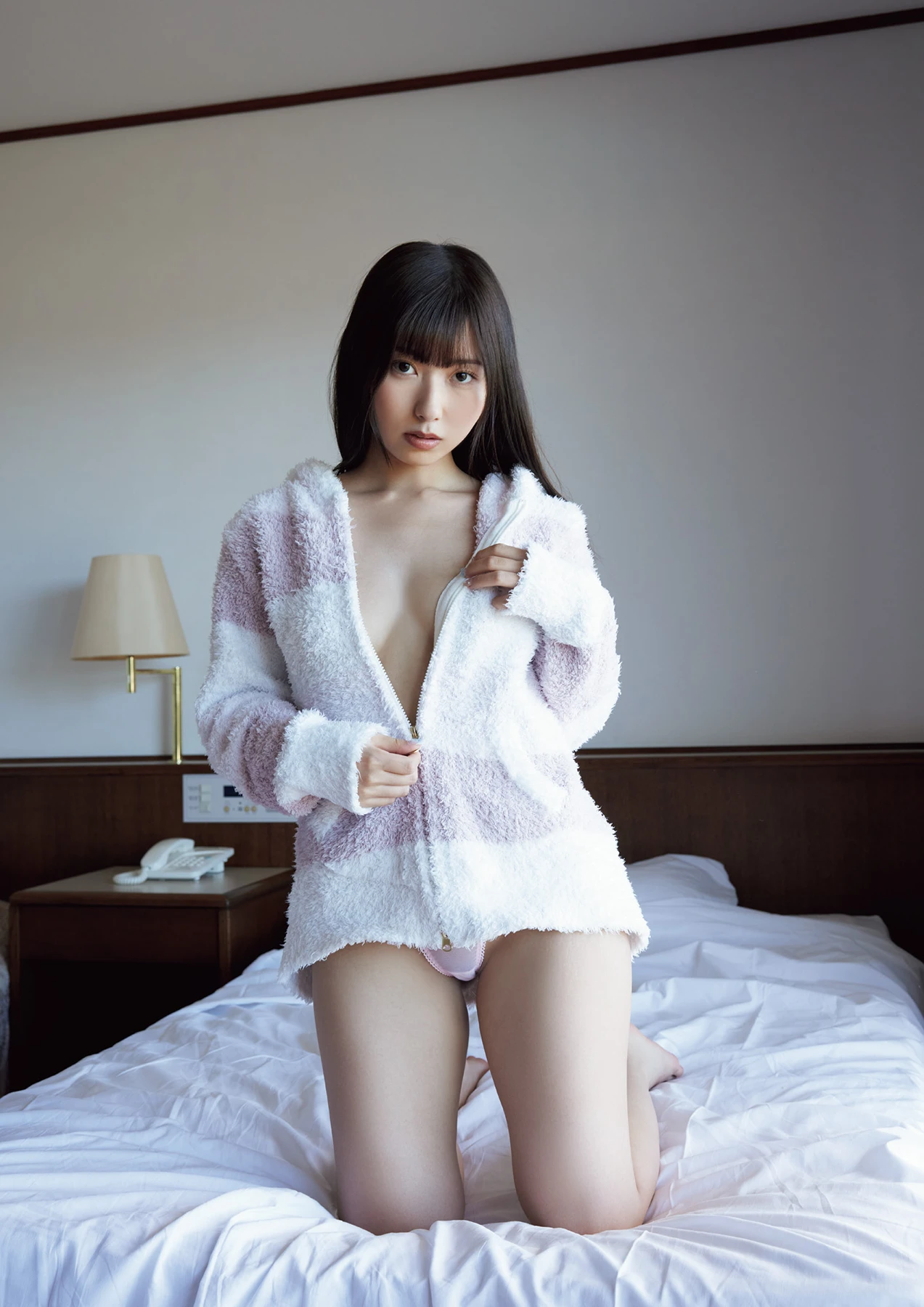 Miyu Aizawa 逢沢みゆ : 1st写真集 「相逢 sou-ai」 - P5