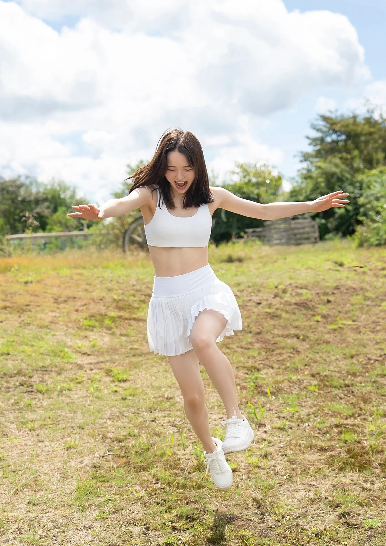 Alisa Sakamaki 坂巻有紗 – スピサン グラビアフォトブック 「Active Alissa！」 - P3