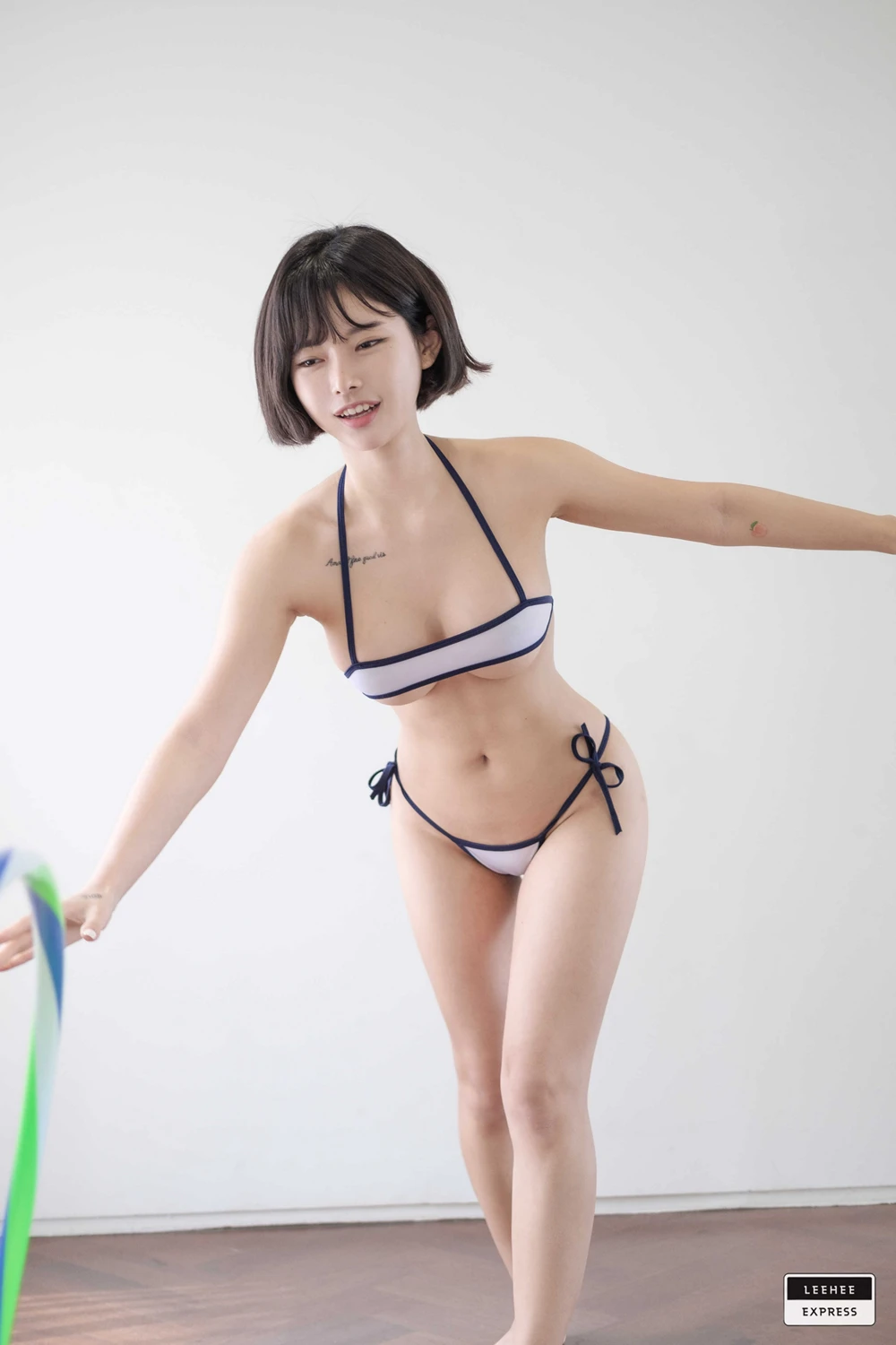U.Hwa 은유화 – Leehee Express LEDG-153 - P17