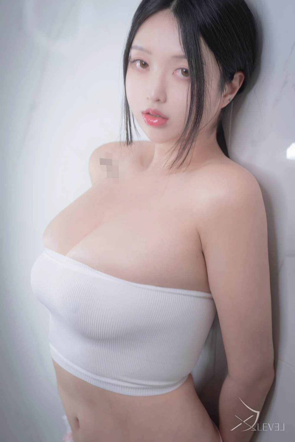 Suji 수지 – Photobook X-LEVEL 「Bubble」 - P6