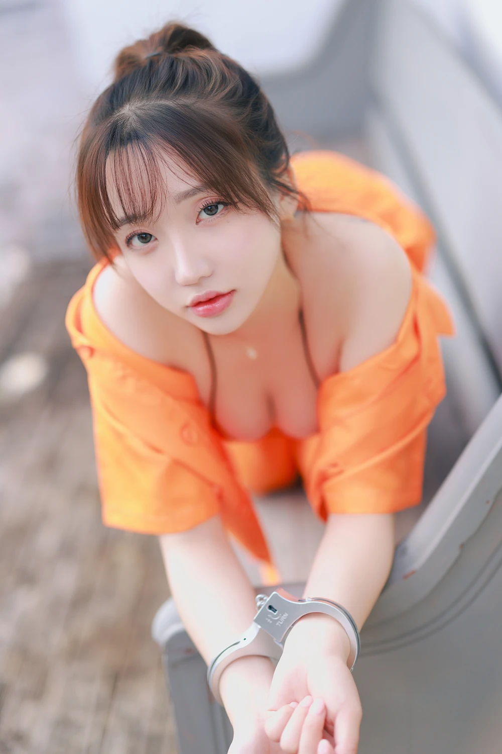 Son Yeeun 손예은 – Photobook 「Bound for Halloween」 - P14