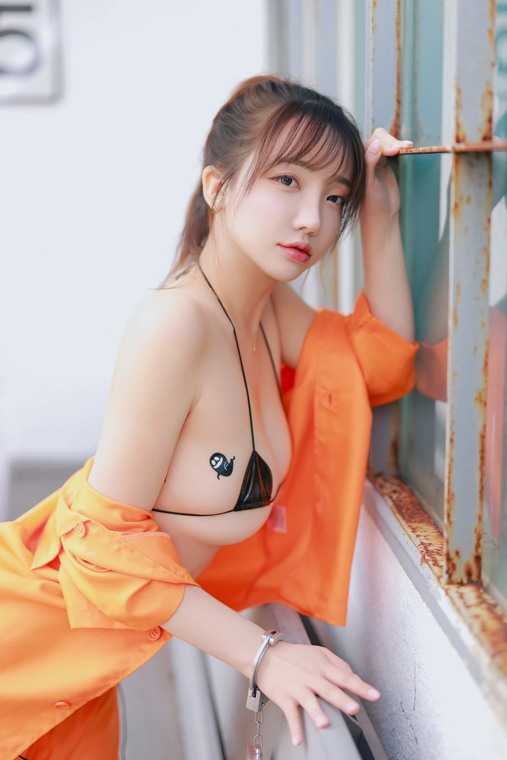Son Yeeun 손예은 – Photobook 「Bound for Halloween」 - P25