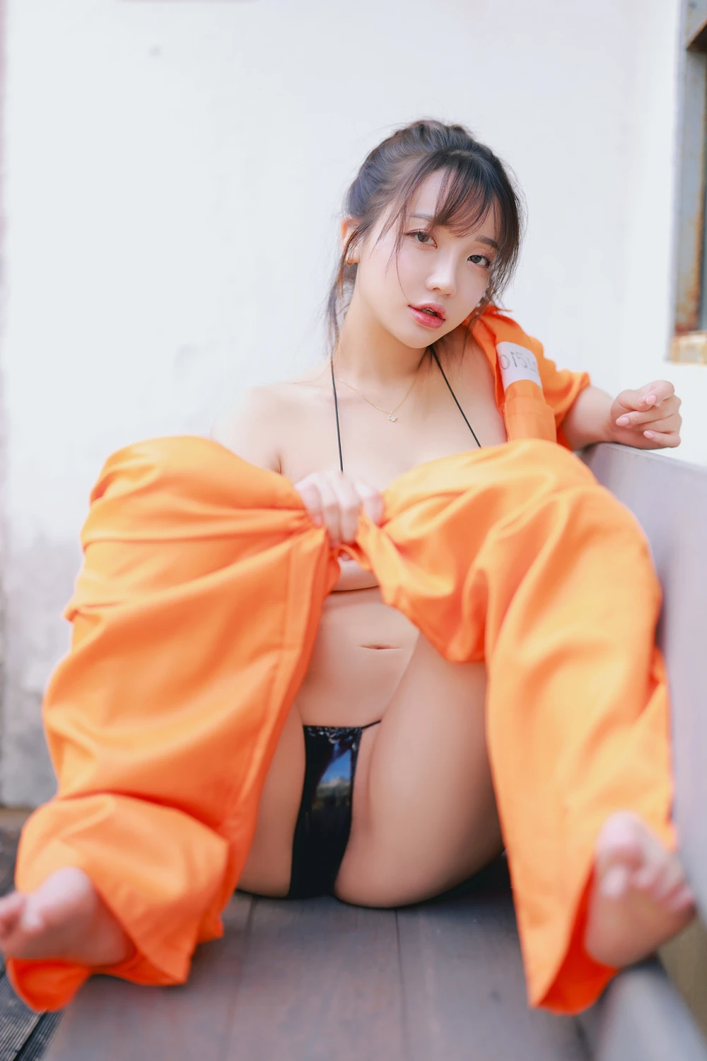 Son Yeeun 손예은 – Photobook 「Bound for Halloween」 - P47
