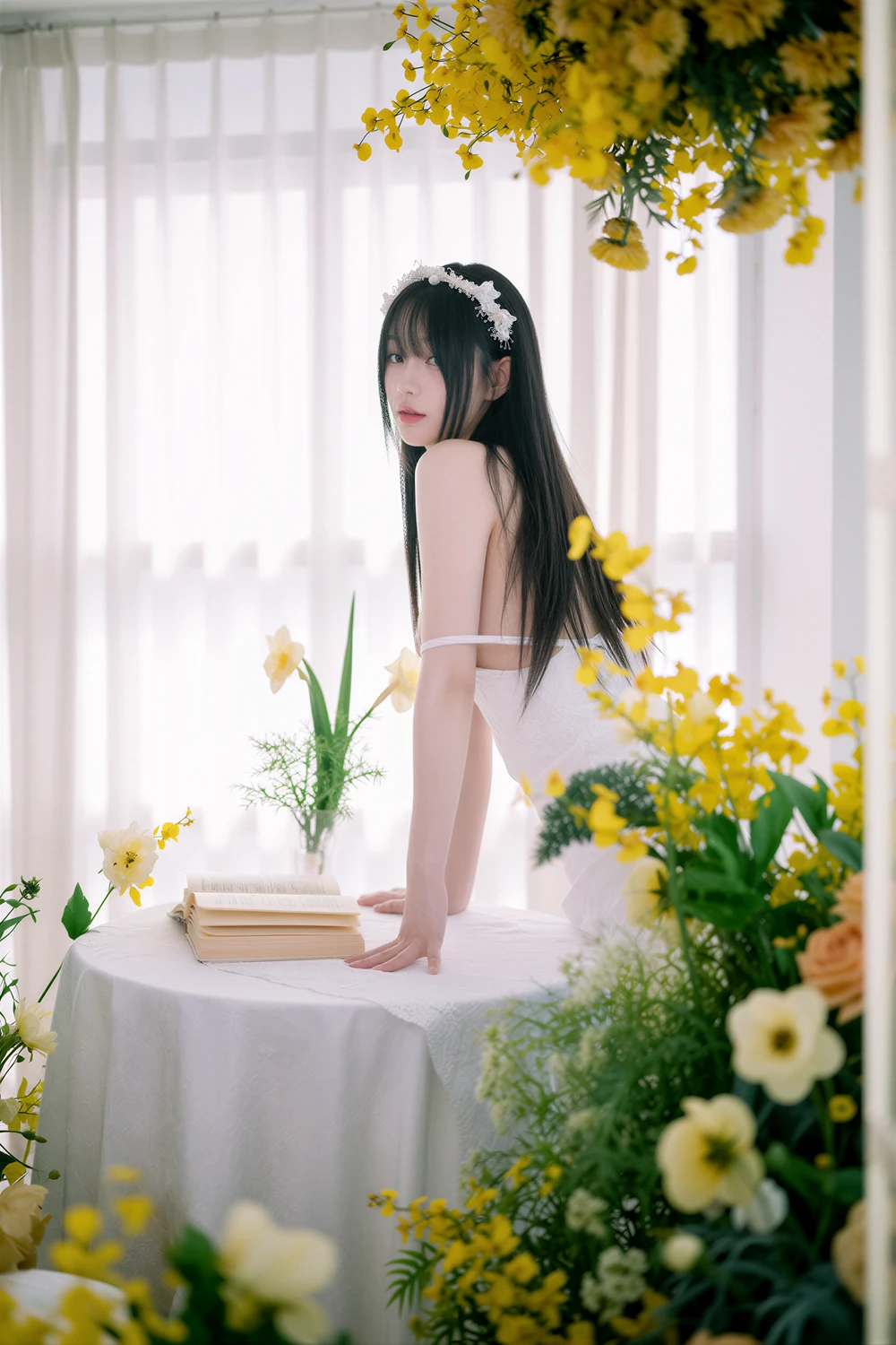 Noah 노아 – MIB Photobook 「Temptation of the EVE」 - P28