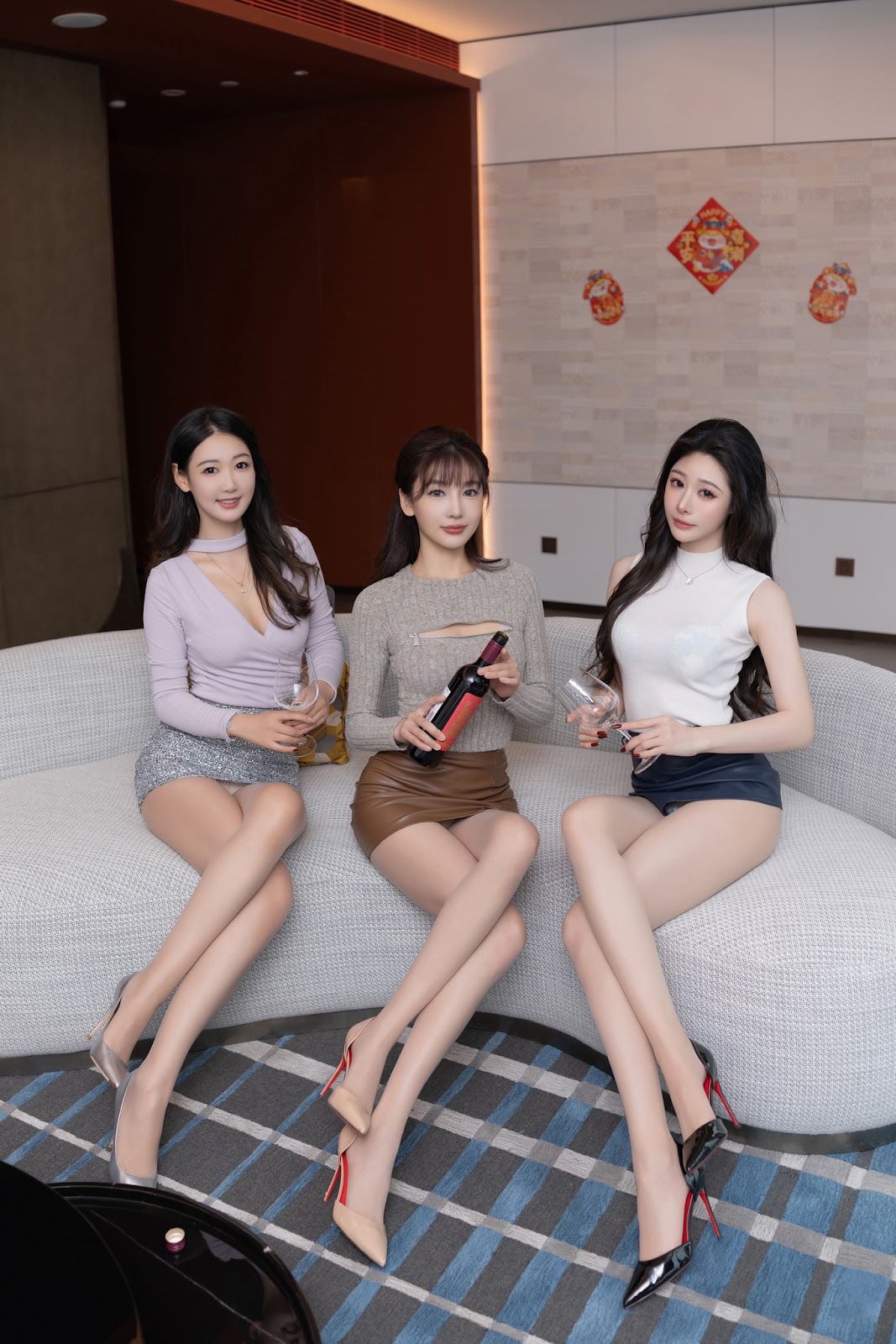 [内购无水印] Lu Xuan Xuan (陆萱萱) & 是小逗逗 & Tang An Qi (唐安琪) – 秀人网模特 三姐妹闹新春 - P4