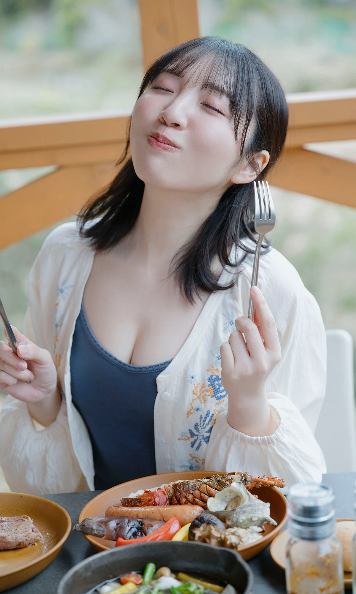 Moe Toyota 豊田萌絵 – 週プレ Photo Book 「Day by Day」 - P113