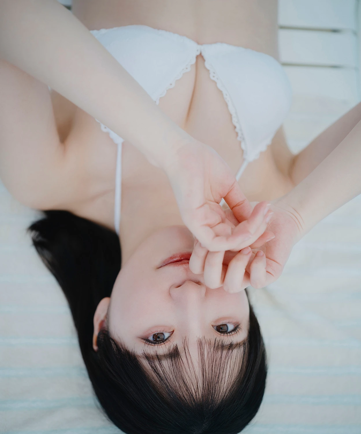Moe Toyota 豊田萌絵 – 週プレ Photo Book 「Day by Day」 - P28