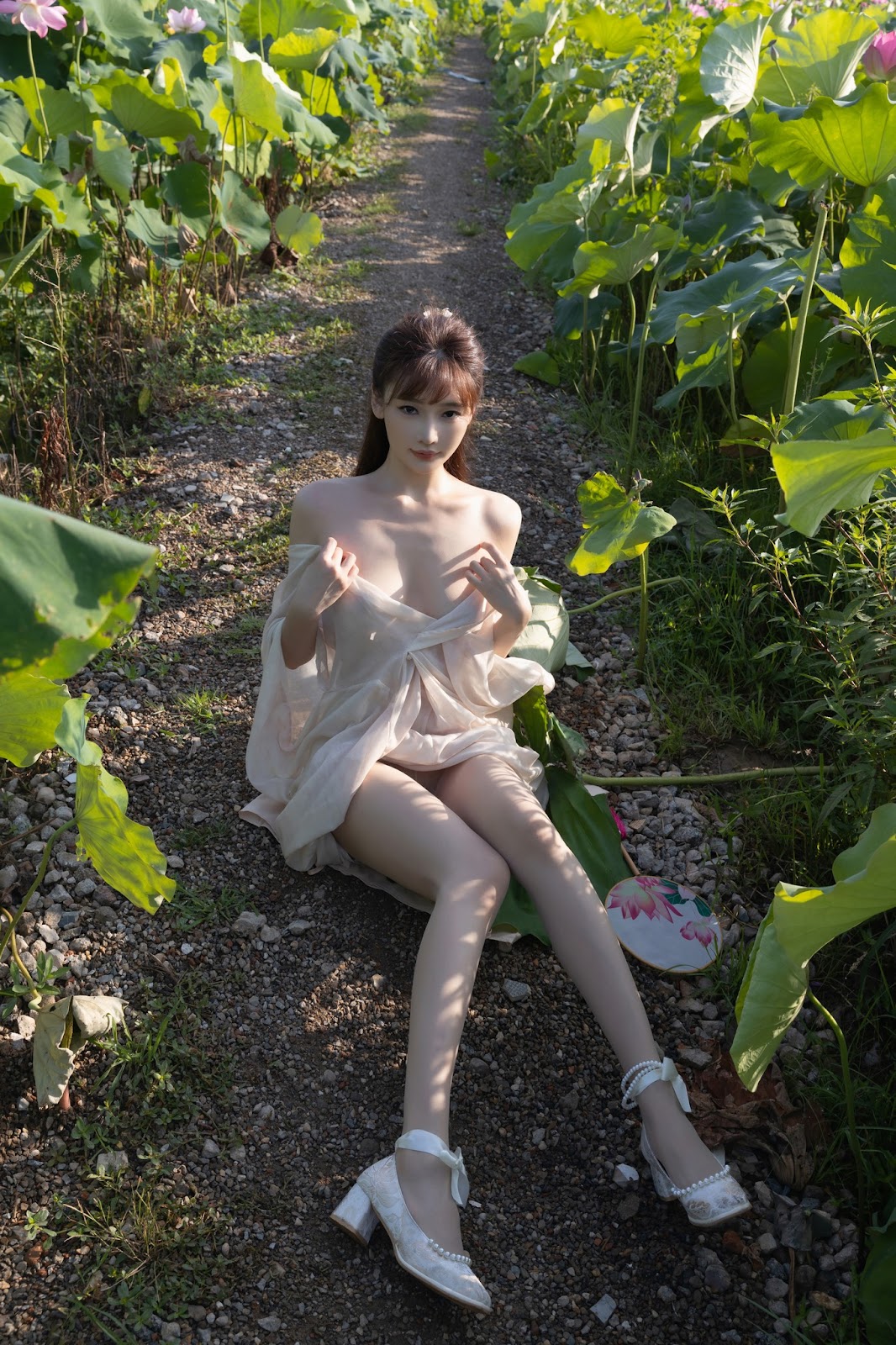 [内购无水印] Lu Xuan Xuan (陆萱萱) – 秀人网模特 荷花 - P20