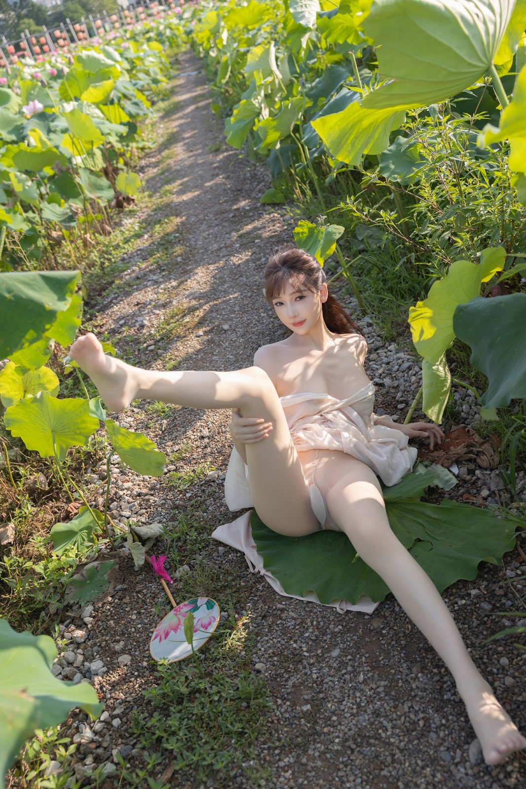 [内购无水印] Lu Xuan Xuan (陆萱萱) – 秀人网模特 荷花 - P27