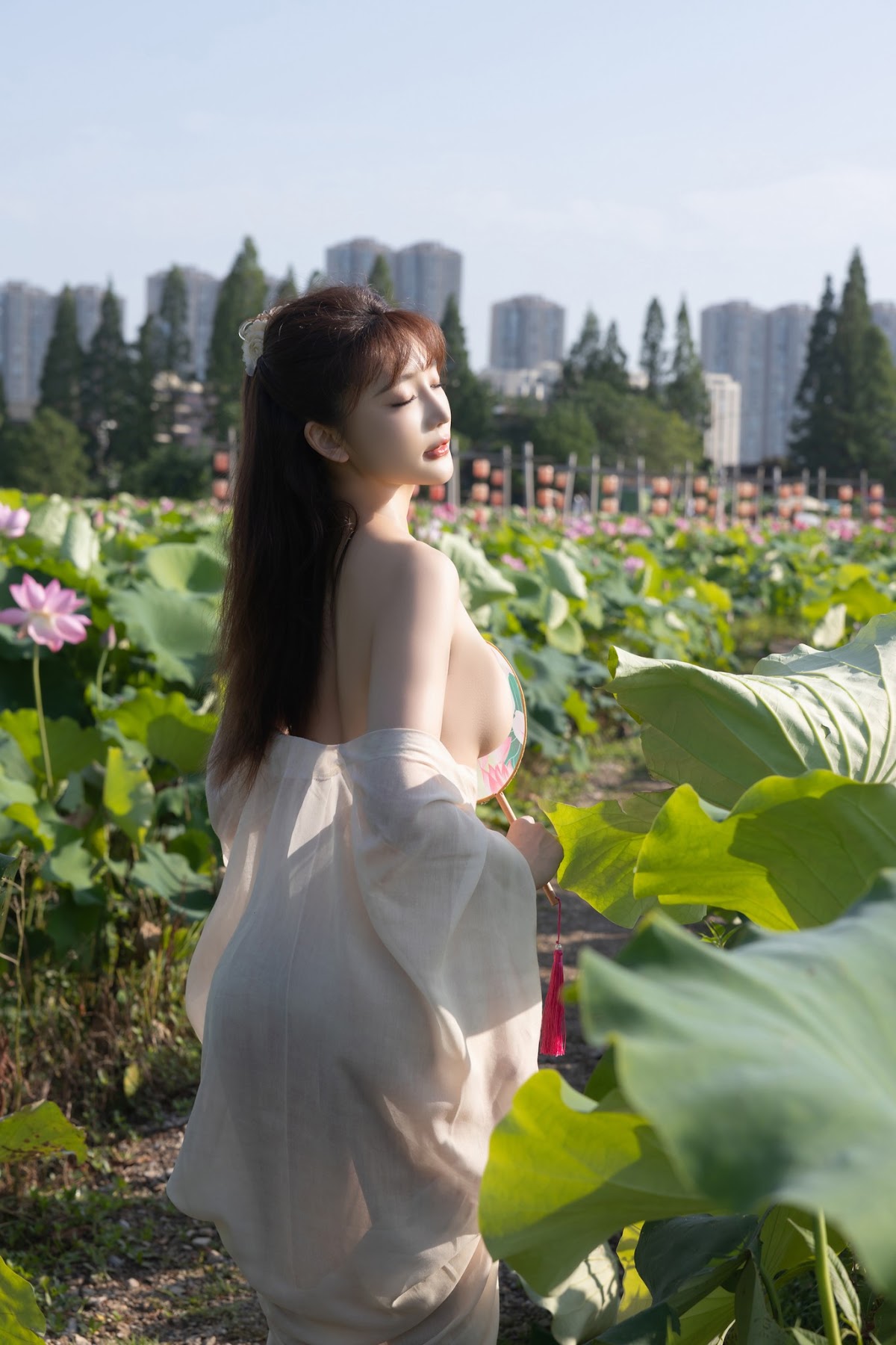 [内购无水印] Lu Xuan Xuan (陆萱萱) – 秀人网模特 荷花 - P31