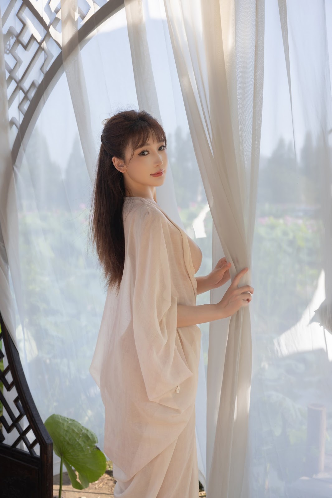 [内购无水印] Lu Xuan Xuan (陆萱萱) – 秀人网模特 荷花 - P37