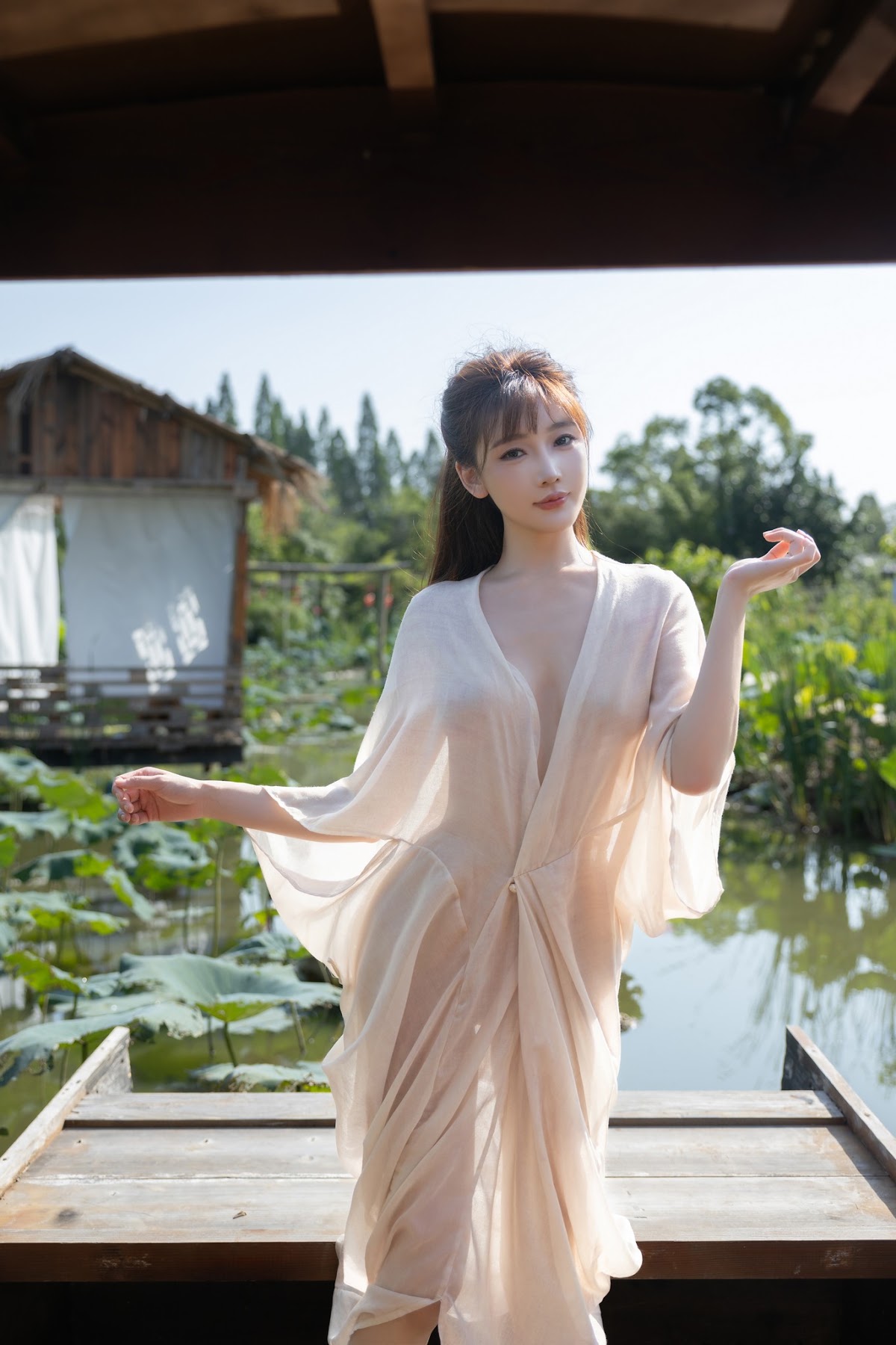[内购无水印] Lu Xuan Xuan (陆萱萱) – 秀人网模特 荷花 - P54