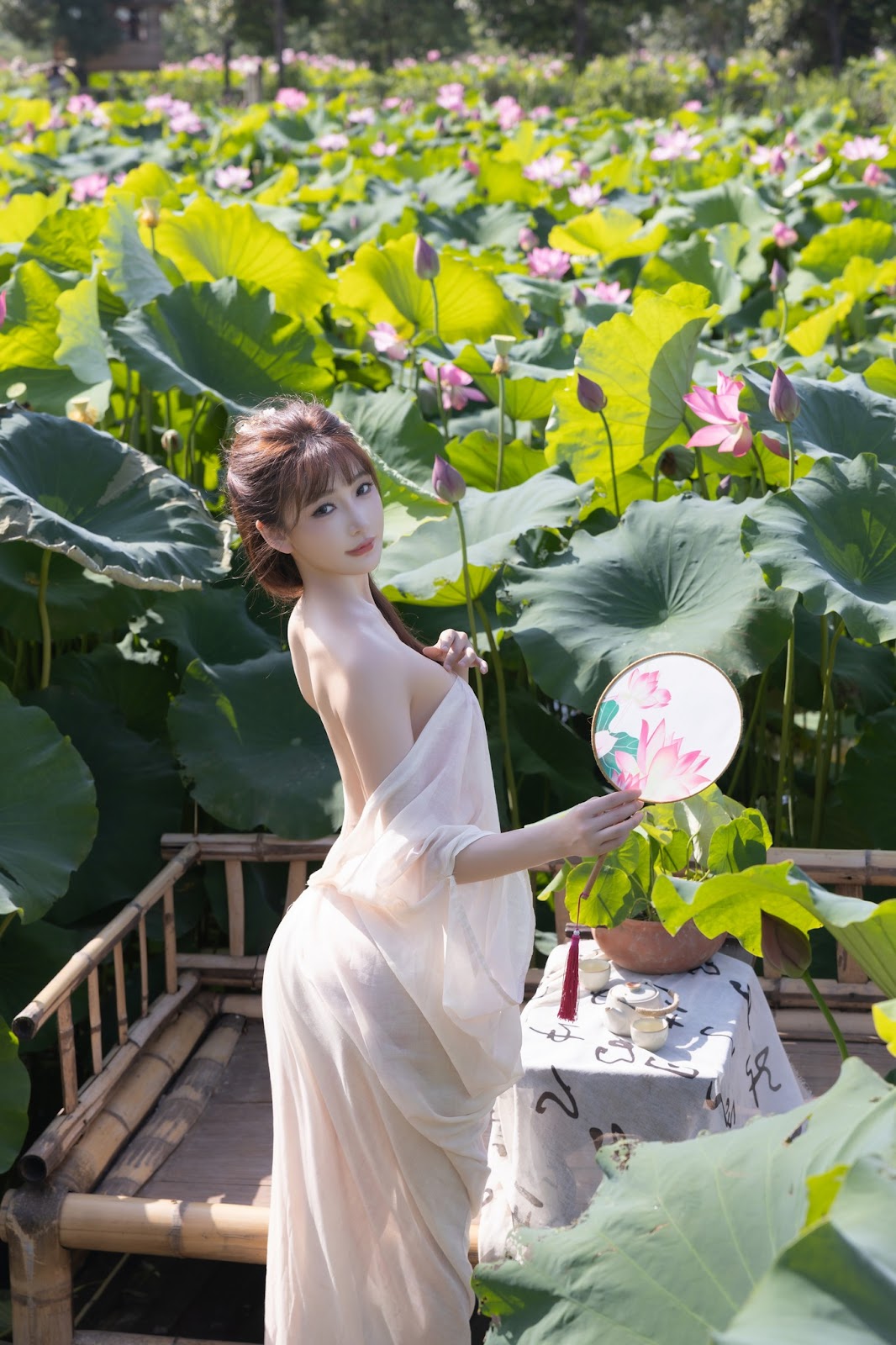 [内购无水印] Lu Xuan Xuan (陆萱萱) – 秀人网模特 荷花 - P63