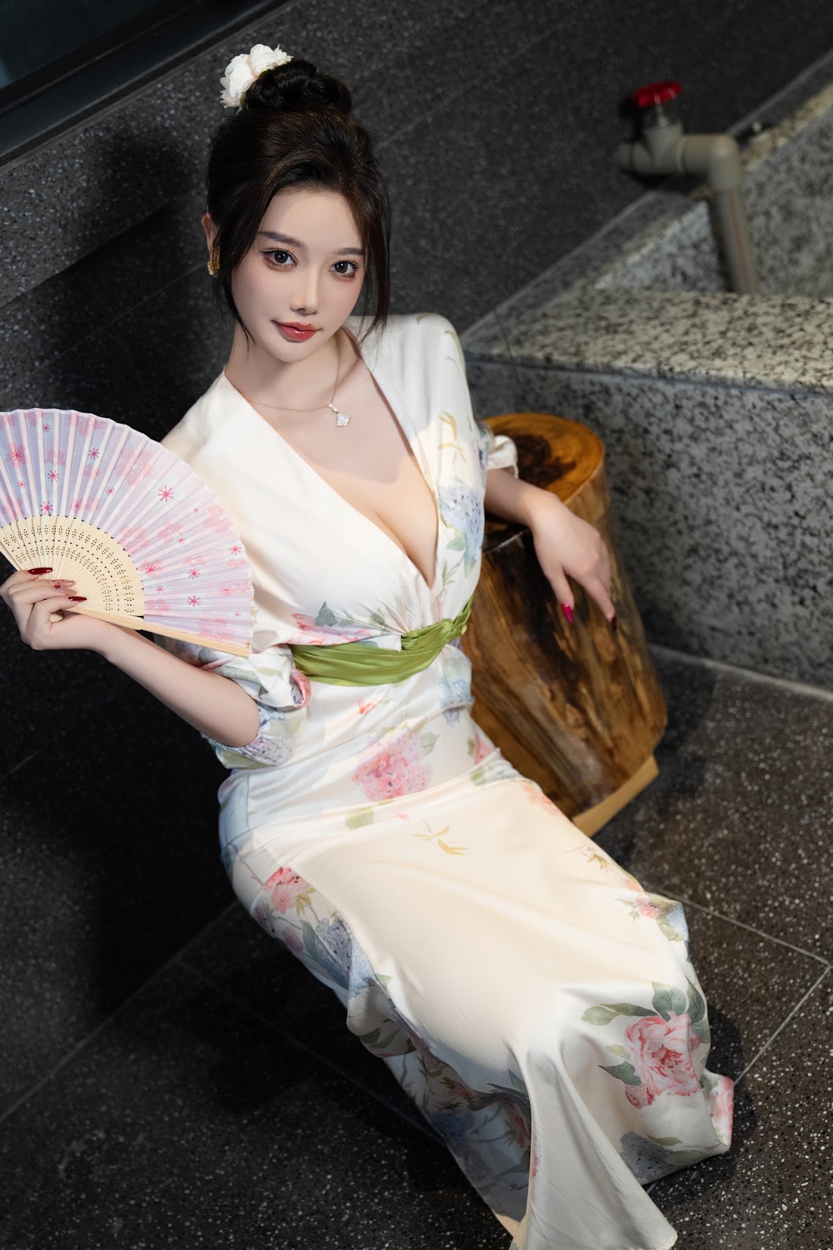 [内购无水印] Yang Chen Chen (杨晨晨Yome) – 秀人网模特 红色情趣 - P24