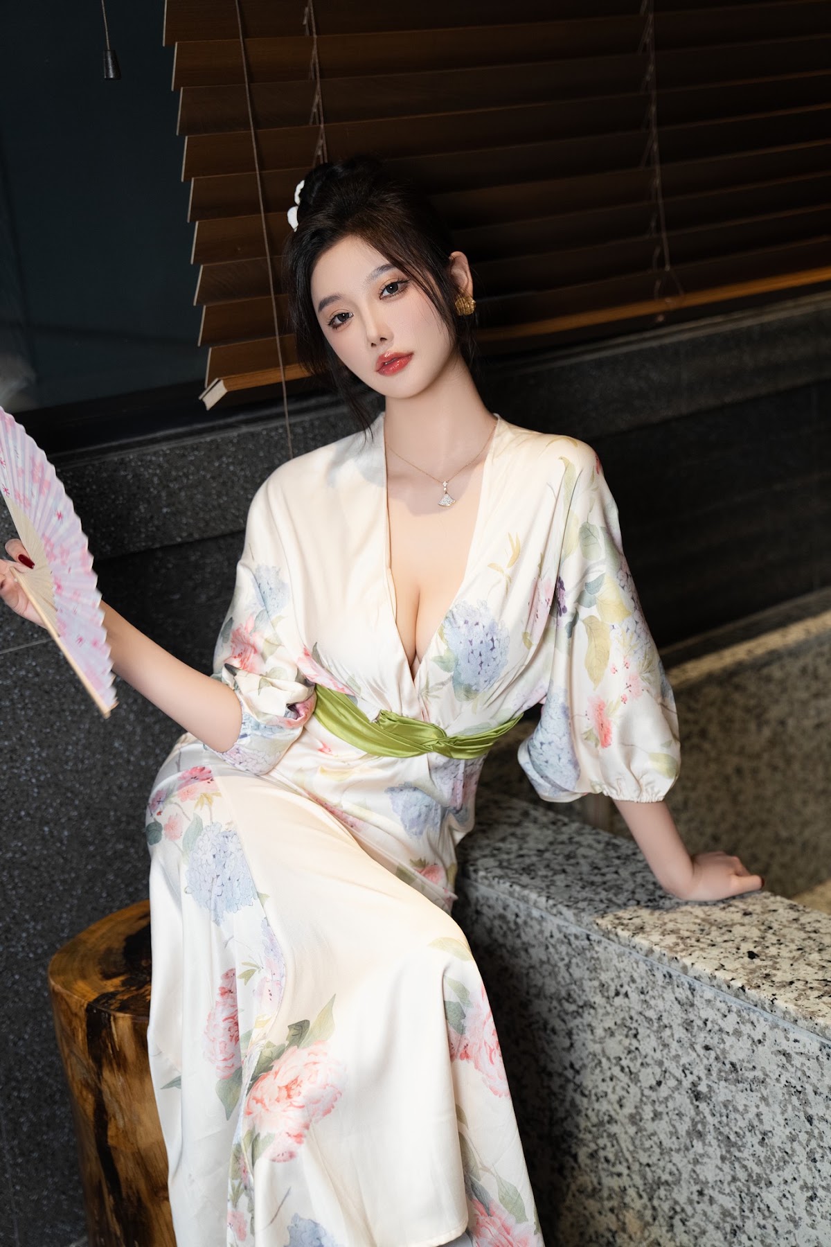 [内购无水印] Yang Chen Chen (杨晨晨Yome) – 秀人网模特 红色情趣 - P25