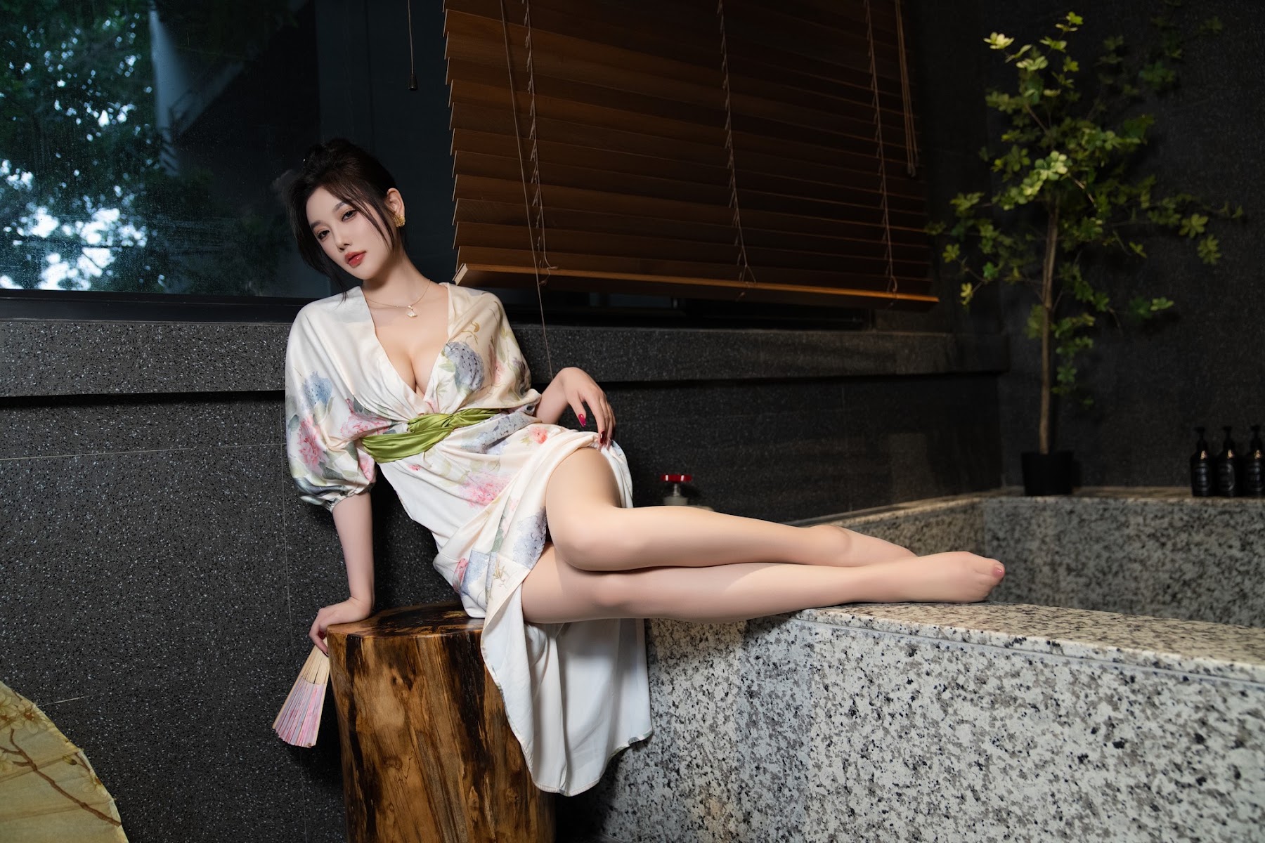 [内购无水印] Yang Chen Chen (杨晨晨Yome) – 秀人网模特 红色情趣 - P46