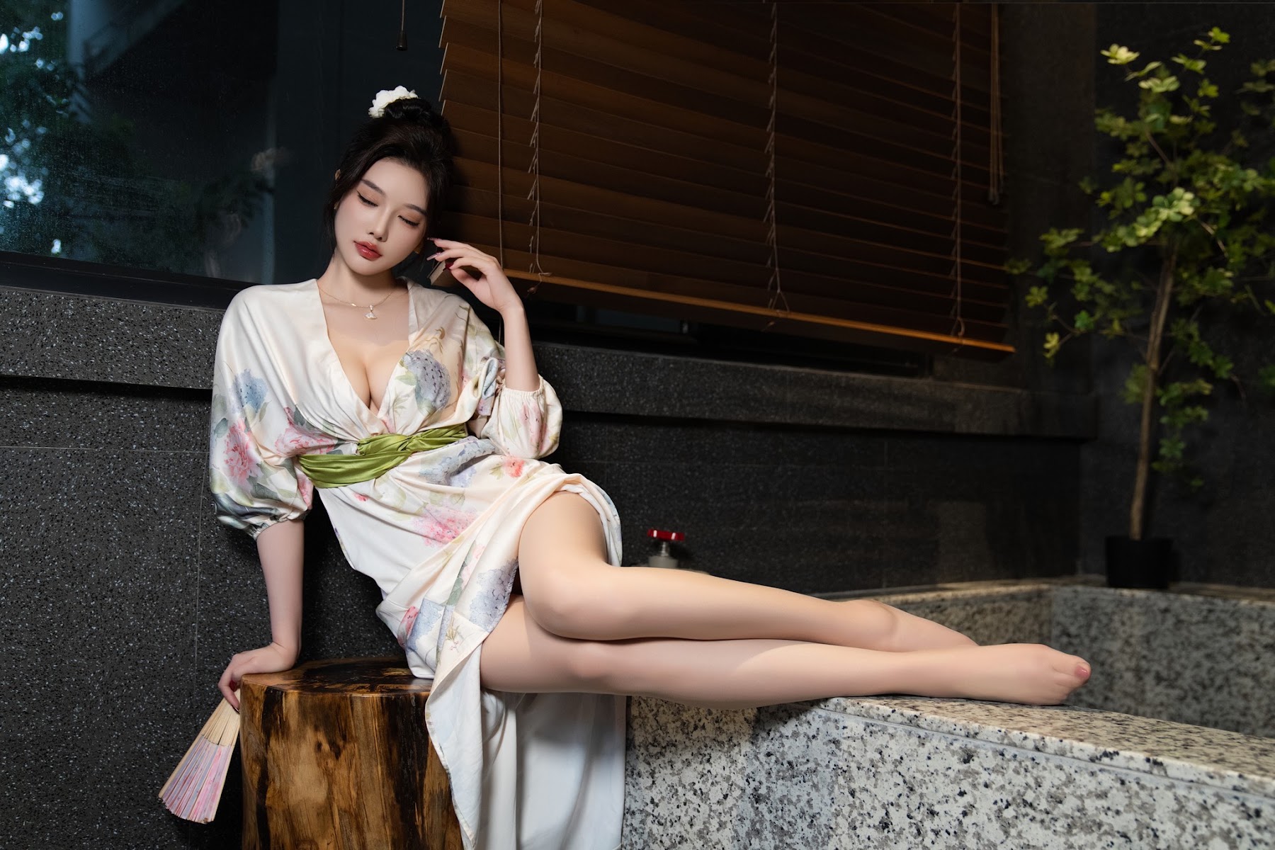 [内购无水印] Yang Chen Chen (杨晨晨Yome) – 秀人网模特 红色情趣 - P47