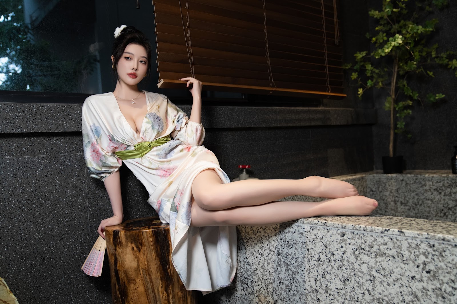 [内购无水印] Yang Chen Chen (杨晨晨Yome) – 秀人网模特 红色情趣 - P48