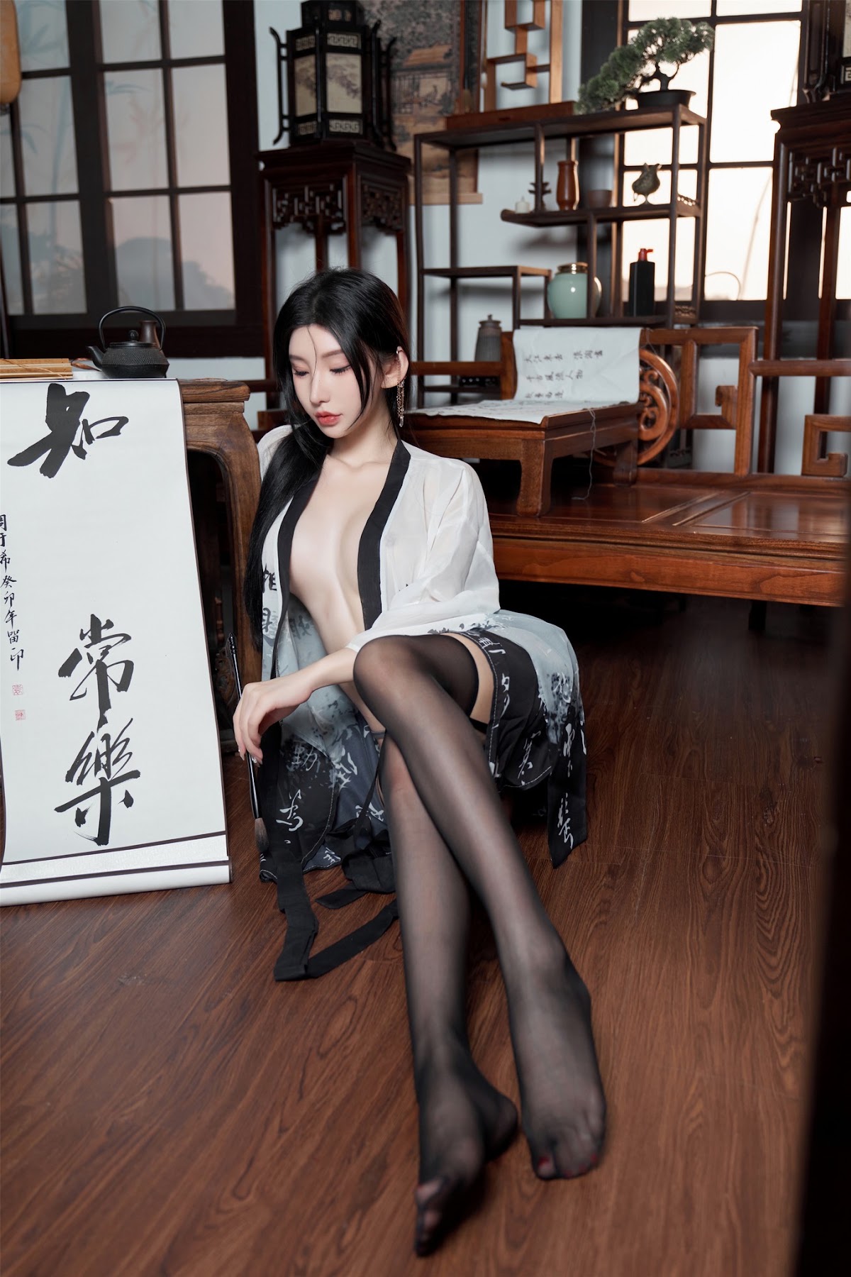 [内购无水印] Zhou Yuxi (周于希) – 秀人网模特 铃铛血滴子 - P45