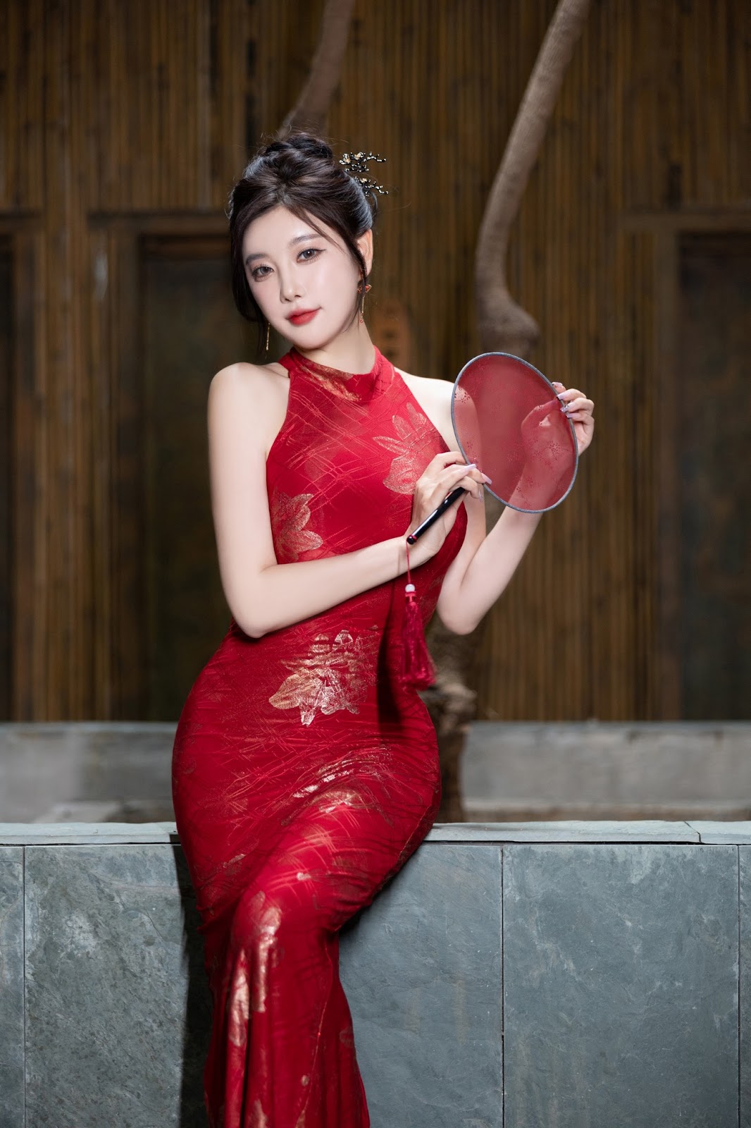 [内购无水印] Yang Chen Chen (杨晨晨Yome) – 秀人网模特 红色旗袍 - P1
