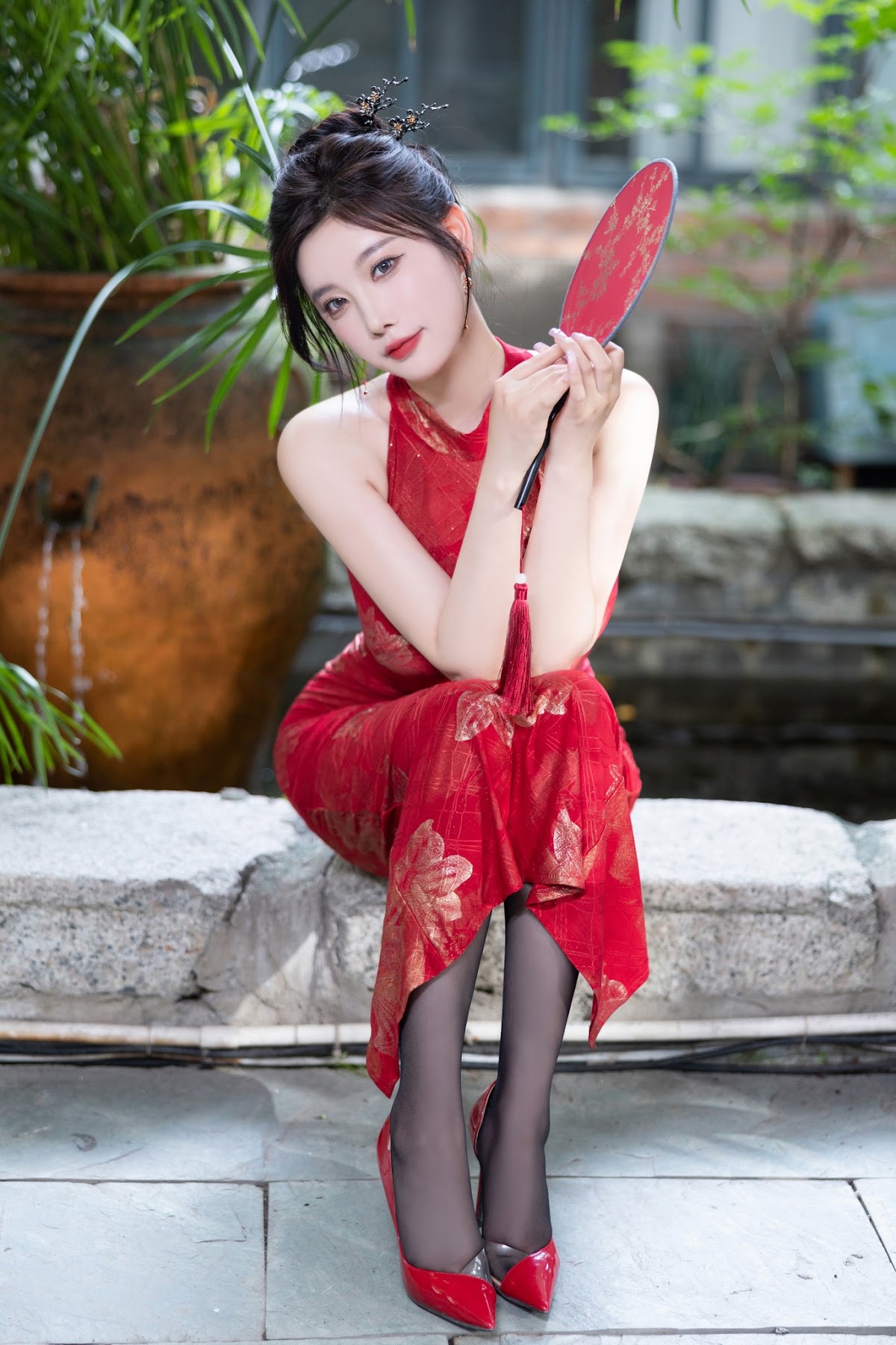 [内购无水印] Yang Chen Chen (杨晨晨Yome) – 秀人网模特 红色旗袍 - P23