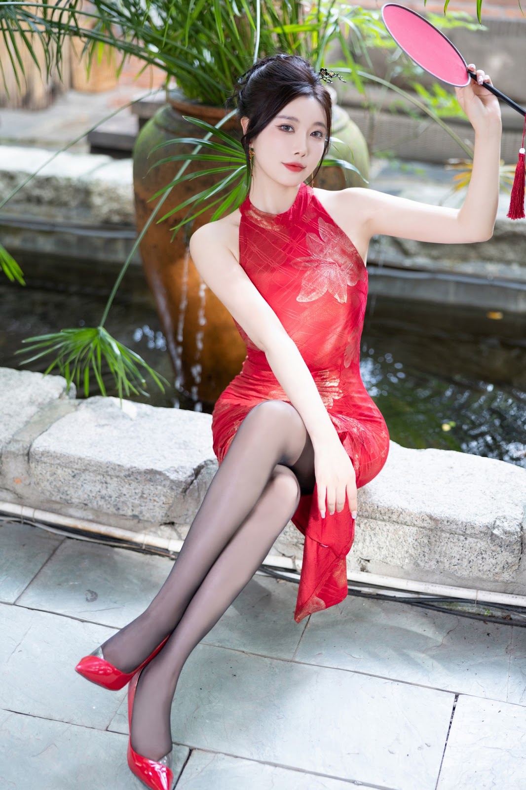 [内购无水印] Yang Chen Chen (杨晨晨Yome) – 秀人网模特 红色旗袍 - P25
