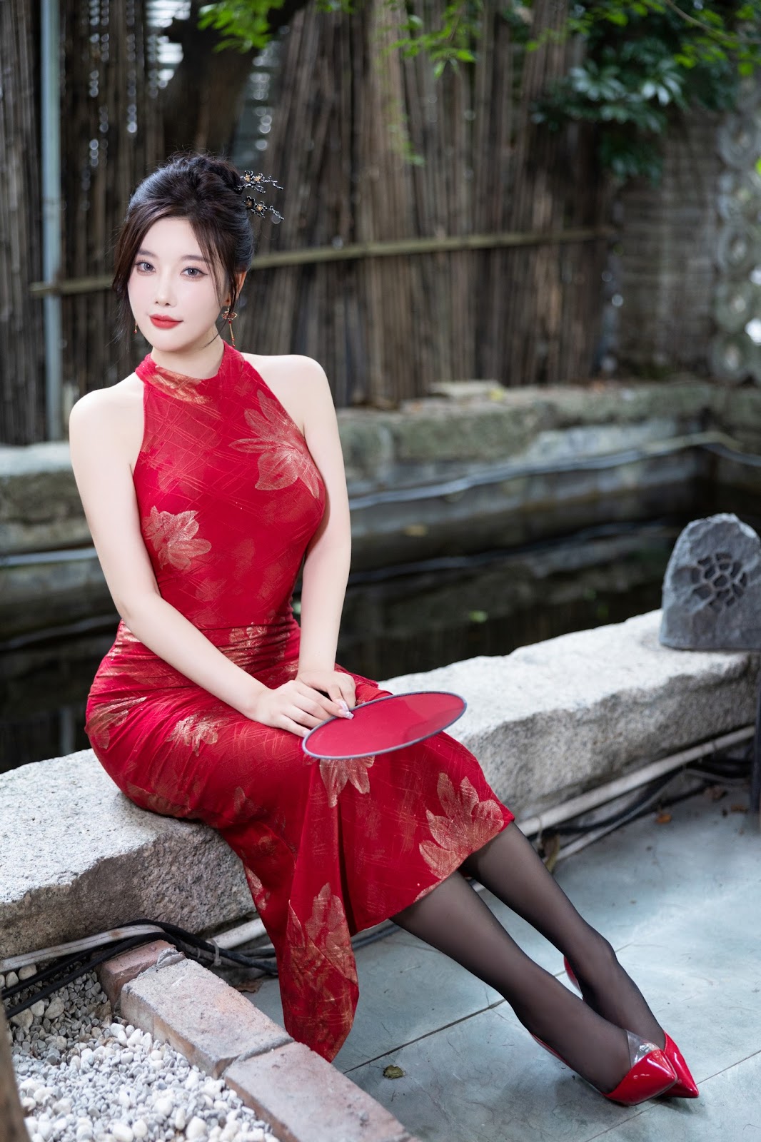 [内购无水印] Yang Chen Chen (杨晨晨Yome) – 秀人网模特 红色旗袍 - P35