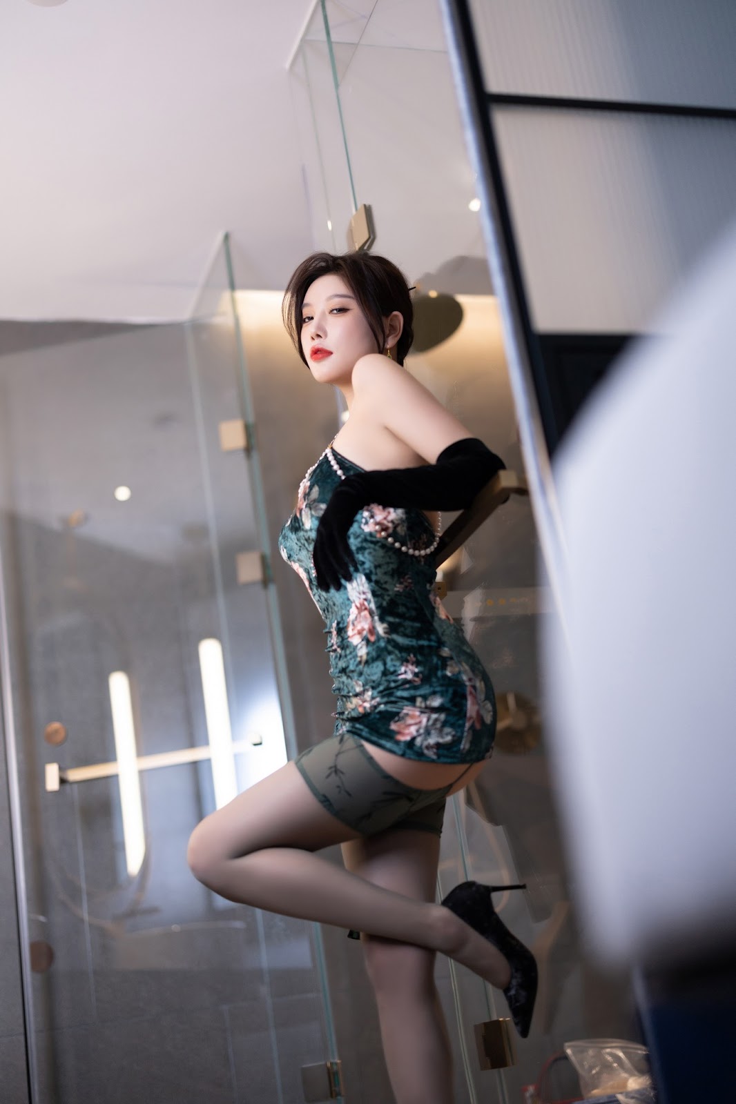 [内购无水印] Yang Chen Chen (杨晨晨Yome) – 秀人网模特 绿色情趣内衣 - P11