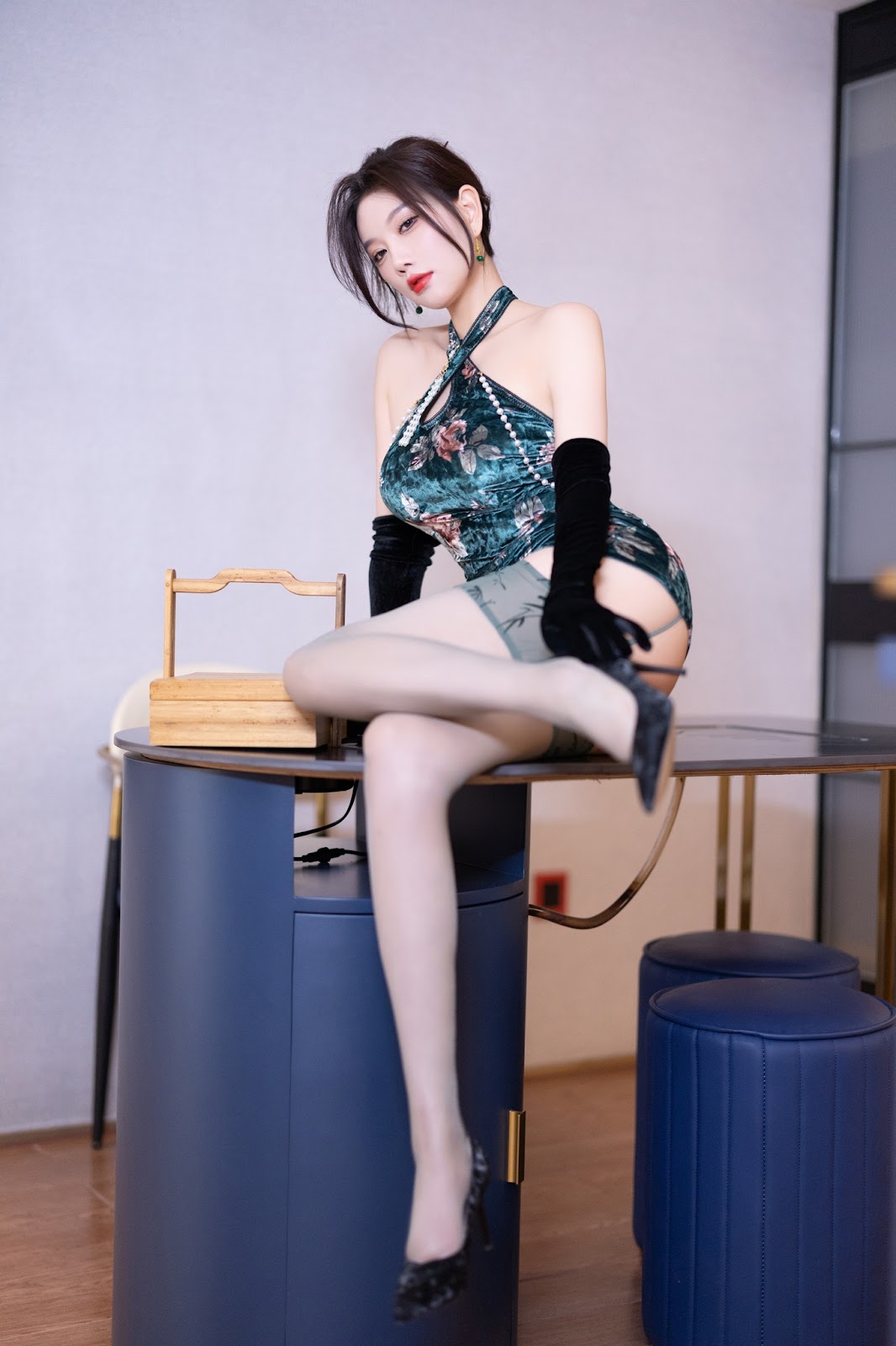 [内购无水印] Yang Chen Chen (杨晨晨Yome) – 秀人网模特 绿色情趣内衣 - P16