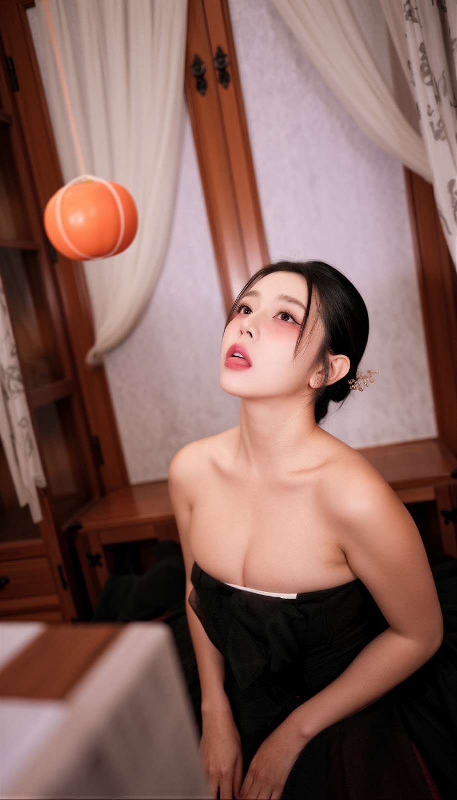 [AIRPLANETIME] Yuni – A Shallow Old-fashioned Woman - P63