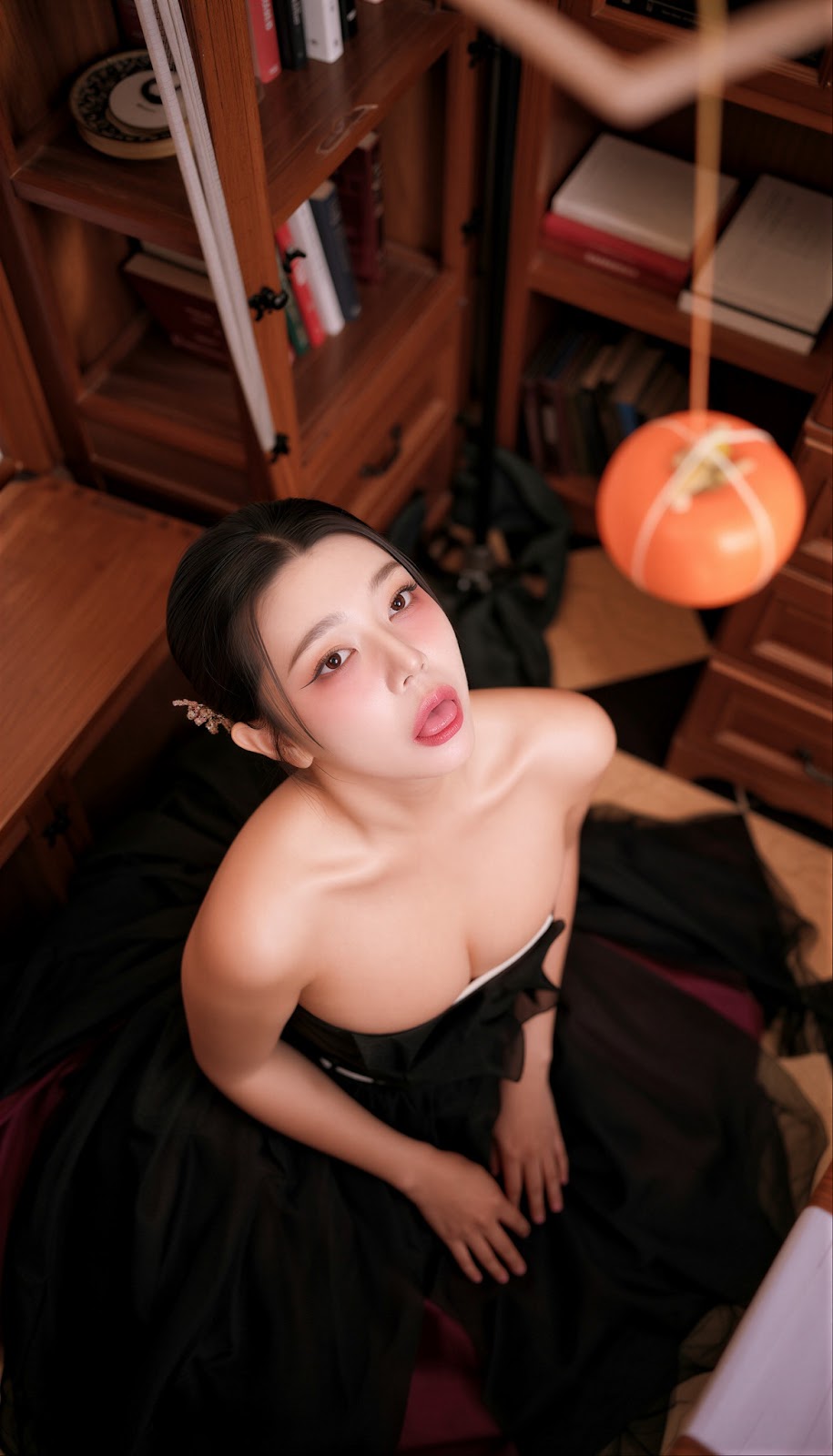 [AIRPLANETIME] Yuni – A Shallow Old-fashioned Woman - P64
