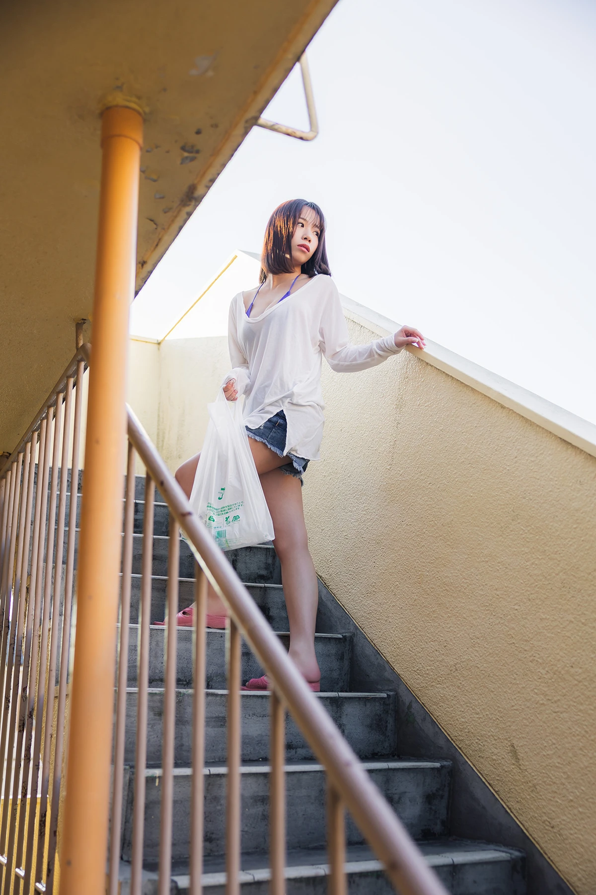 Himari Otsu 乙陽葵 : ヤングチャンピオンデジグラ 「落日」 - P46