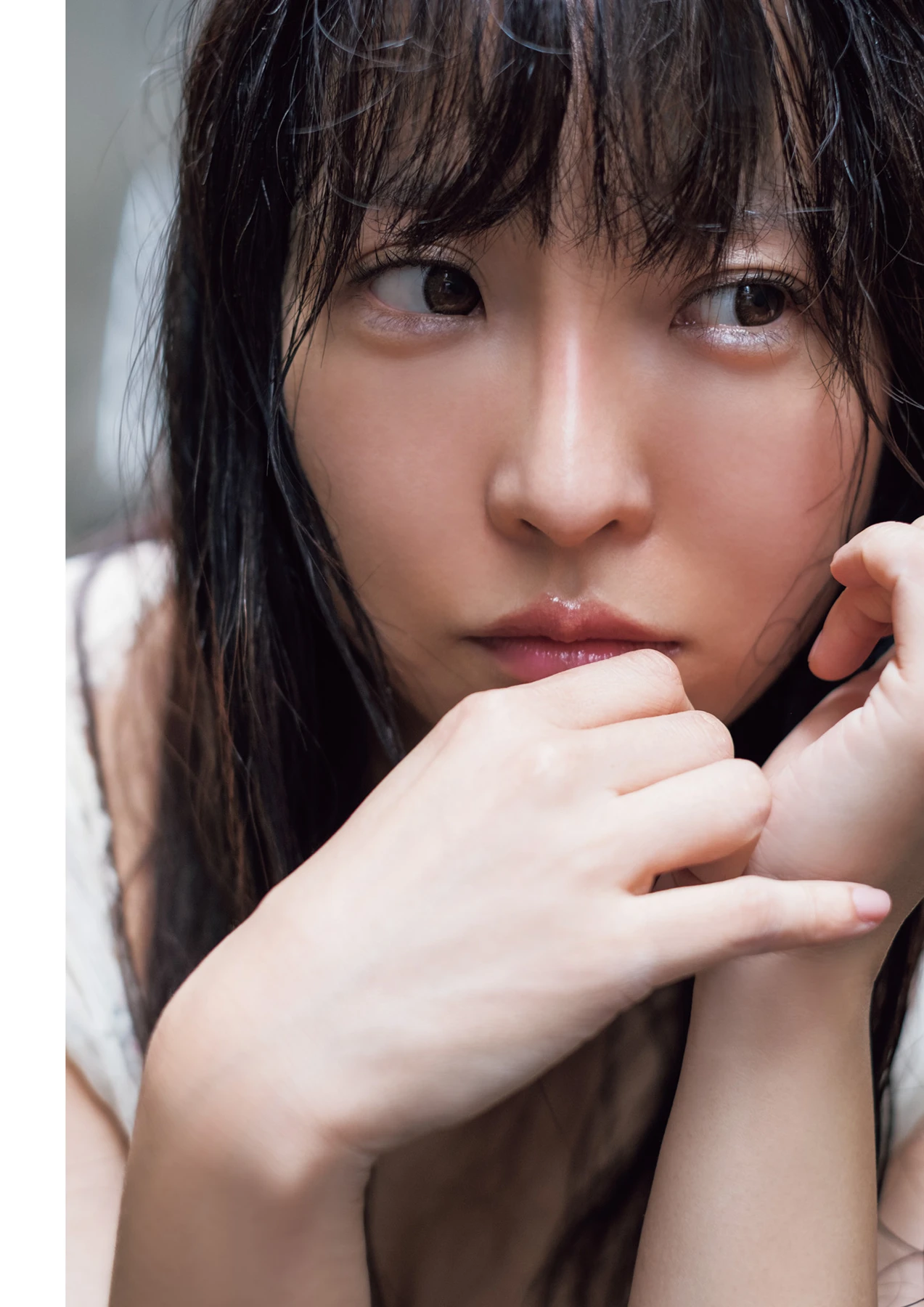 Hotaru Kusakabe 日下部ほたる – ヌード写真集 「赤い糸」 - P43